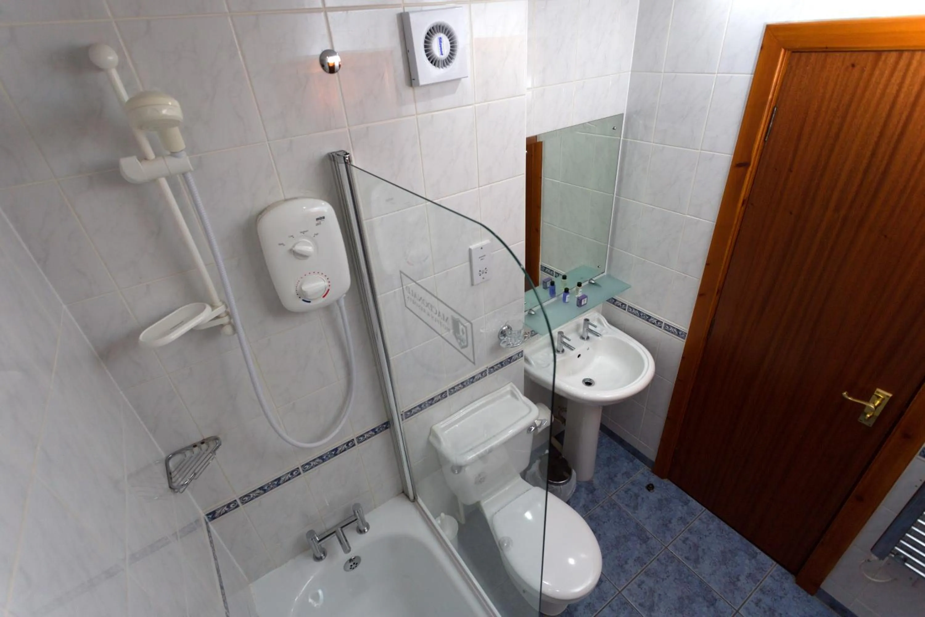 Bathroom in Macdonald Plas Talgarth Resort