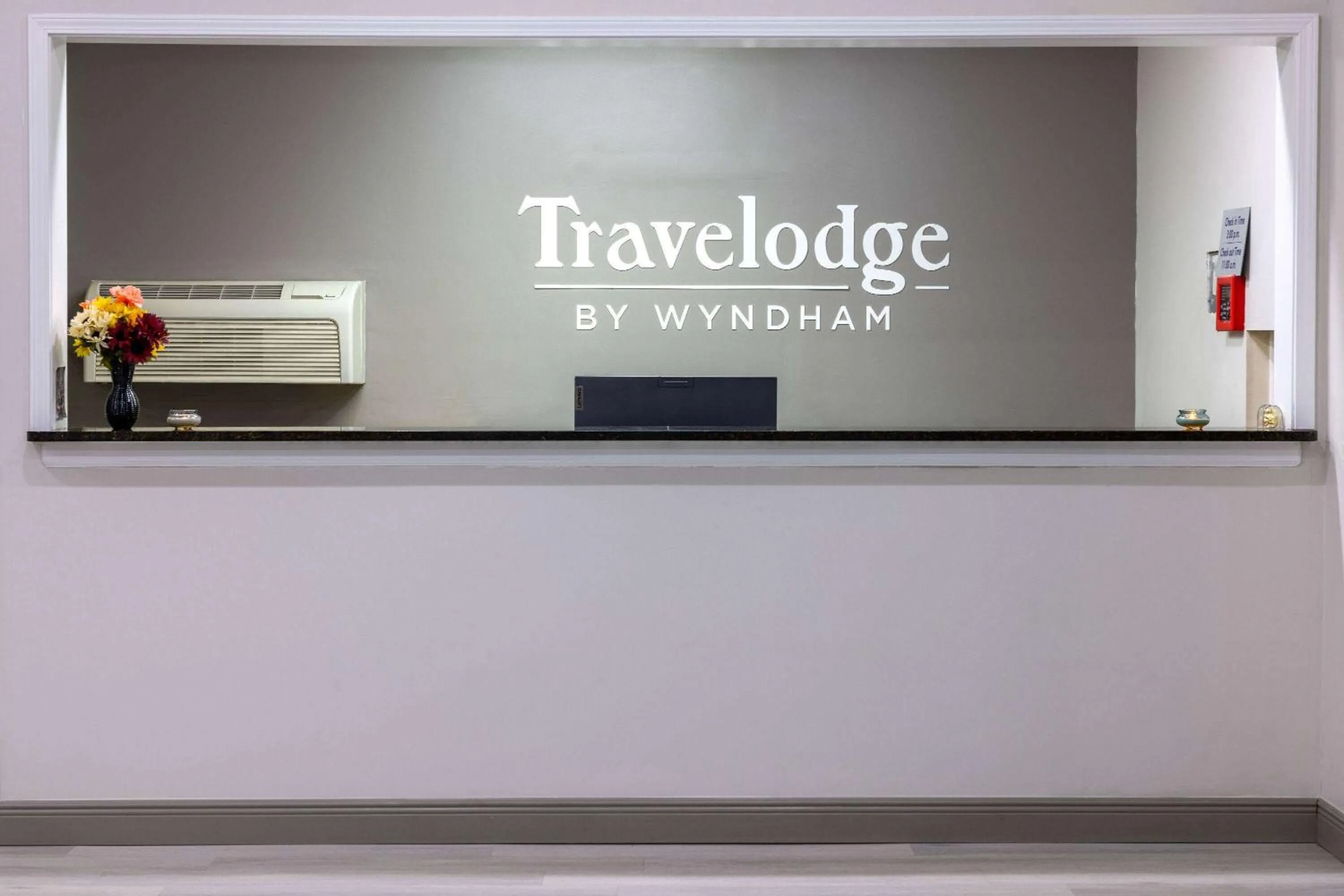 Lobby or reception in Travelodge by Wyndham Kingsland GA