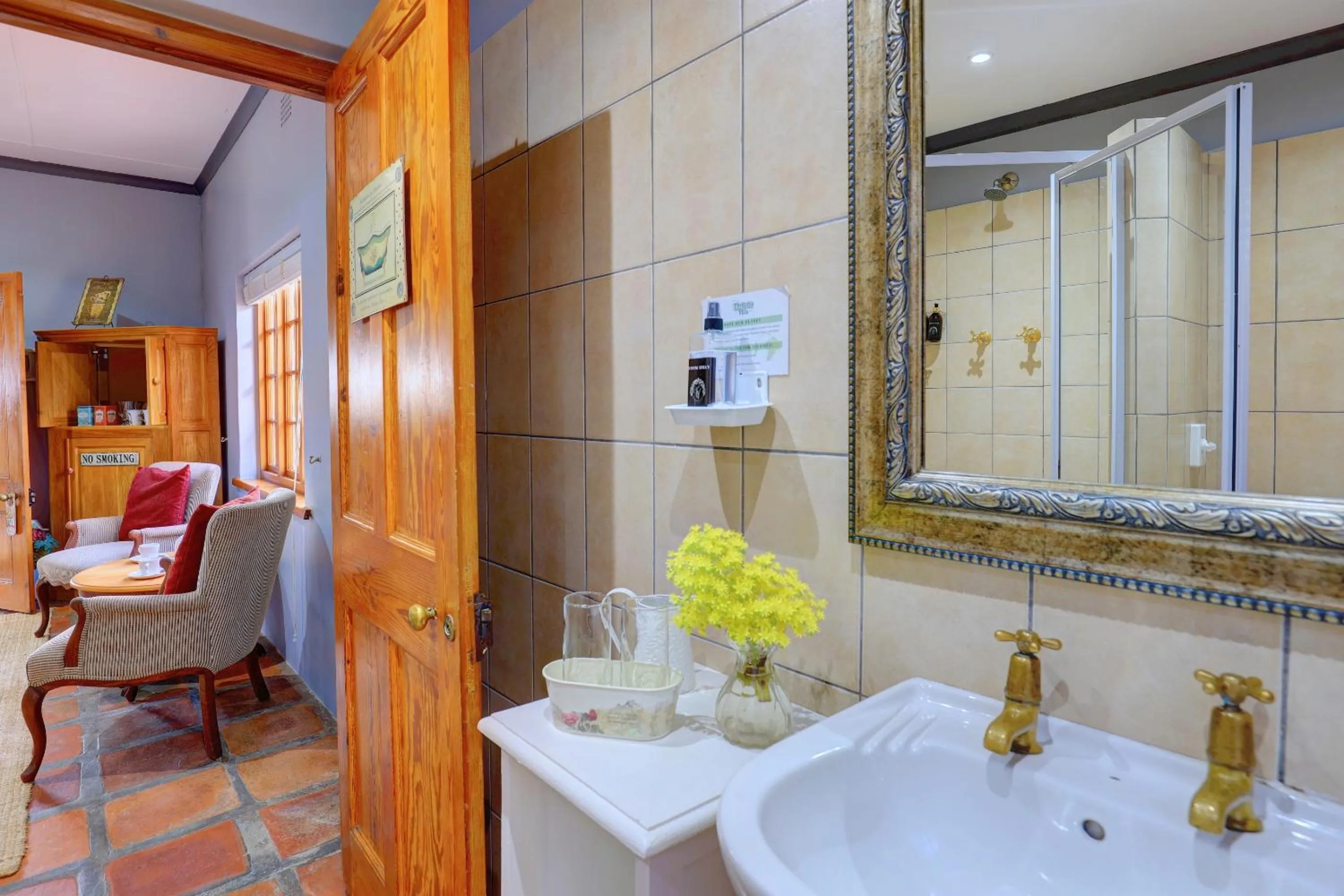 Shower in Thylitshia Villa Country Guest House