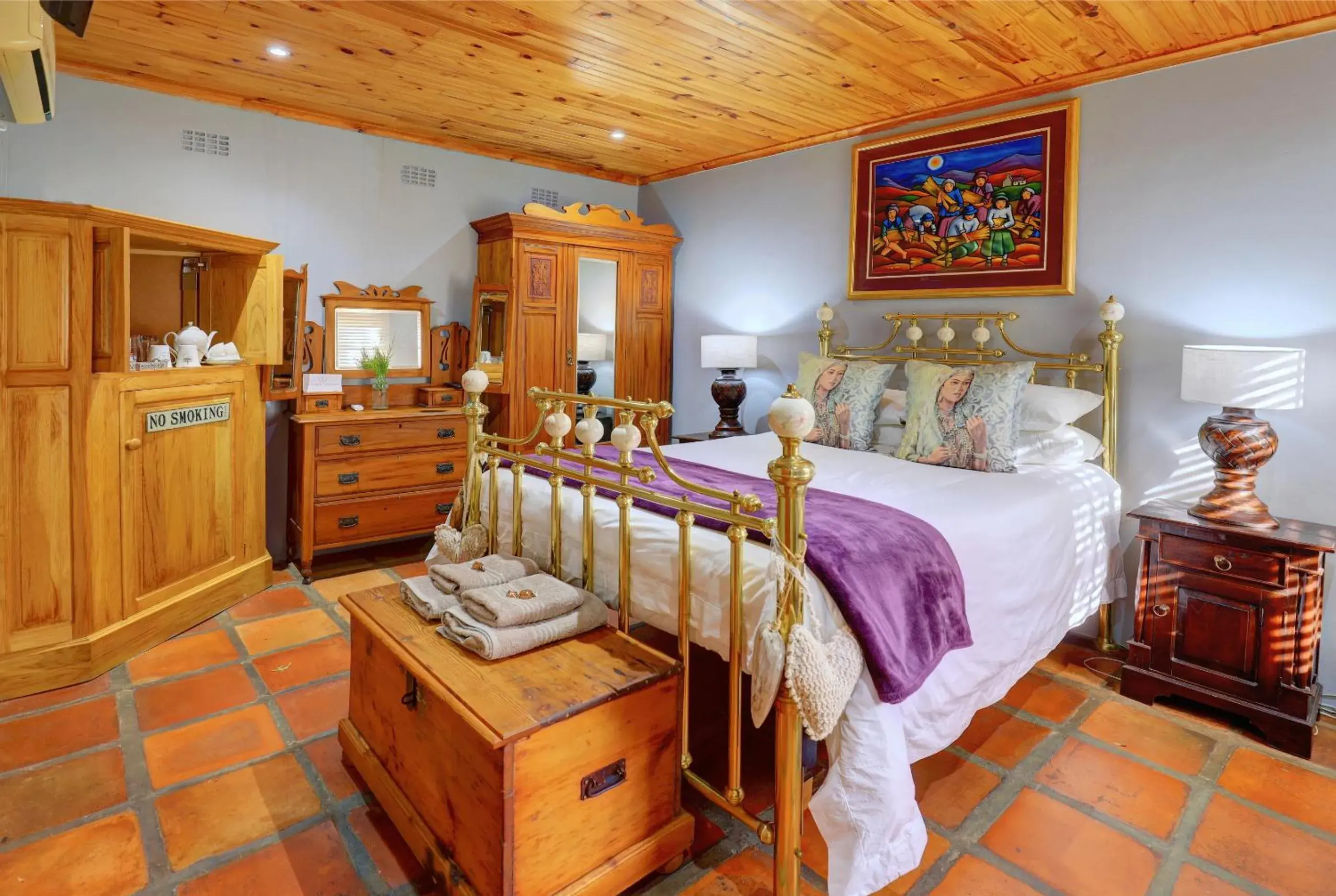 Double Room with Private External Bathroom in Thylitshia Villa Country Guest House Double Room with Private External Bathroom in Thylitshia Villa Country Guest House