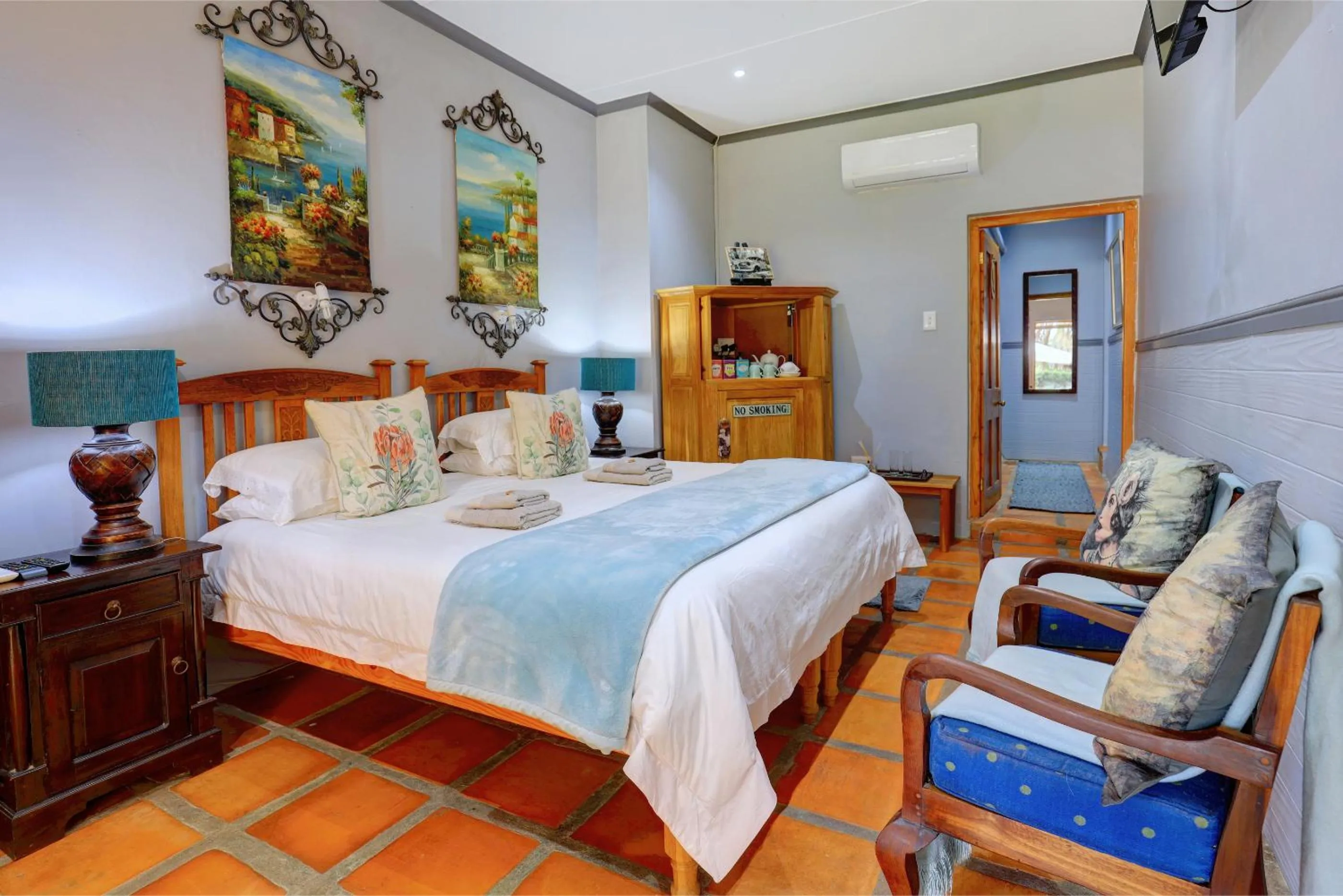 Photo of the whole room, Bed in Thylitshia Villa Country Guest House