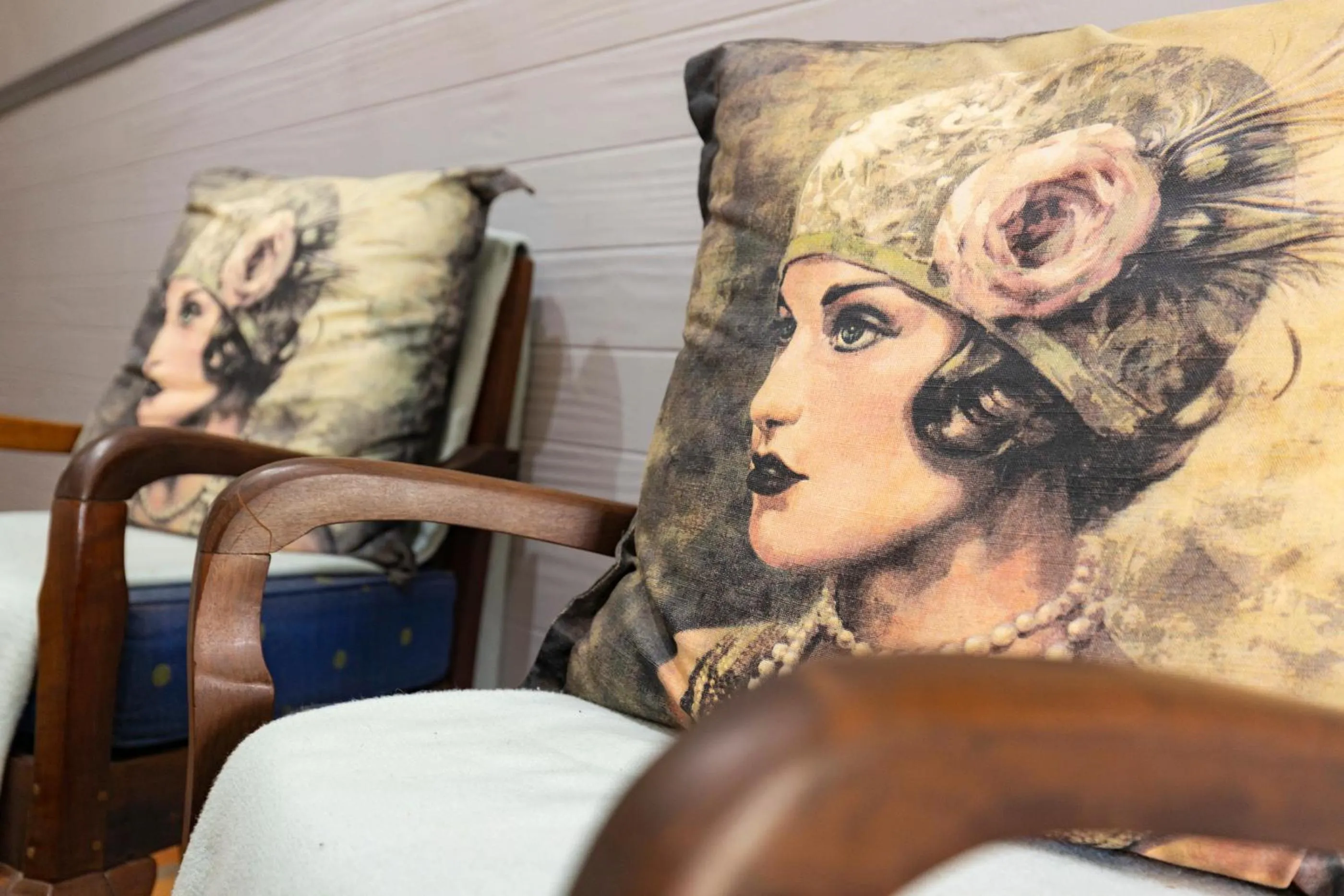 Decorative detail in Thylitshia Villa Country Guest House