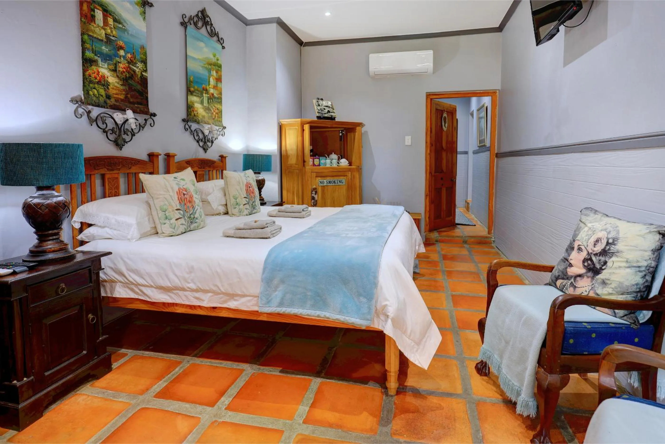 Photo of the whole room, Bed in Thylitshia Villa Country Guest House