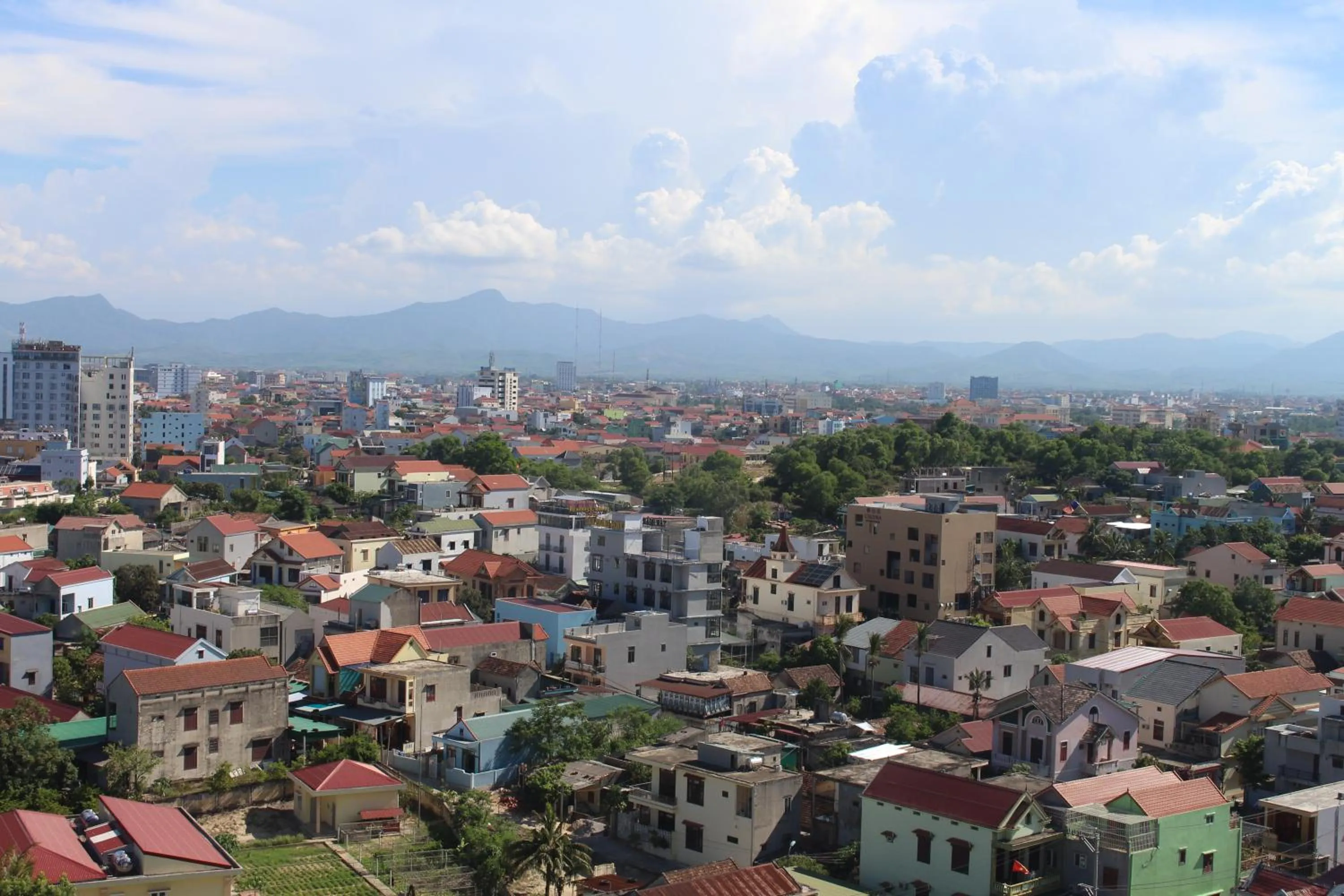 Day in Muong Thanh Luxury Nhat Le Hotel
