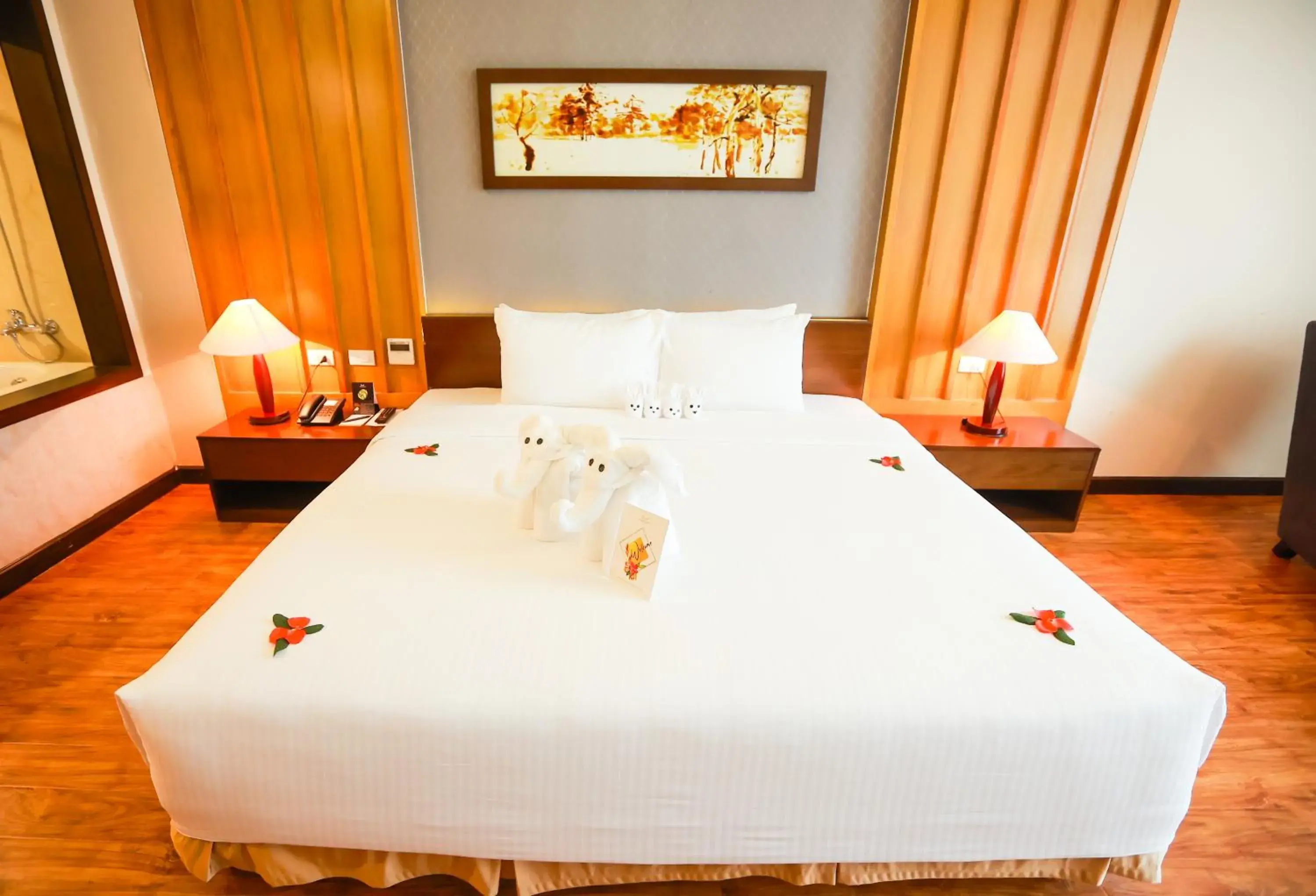 Deluxe Double Room with Sea View in Muong Thanh Luxury Nhat Le Hotel Deluxe Double Room with Sea View in Muong Thanh Luxury Nhat Le Hotel