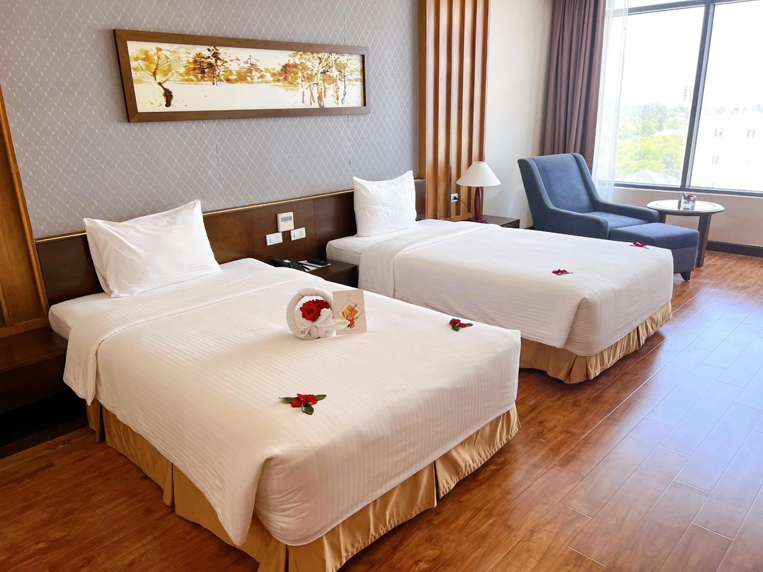 Bed in Muong Thanh Luxury Nhat Le Hotel