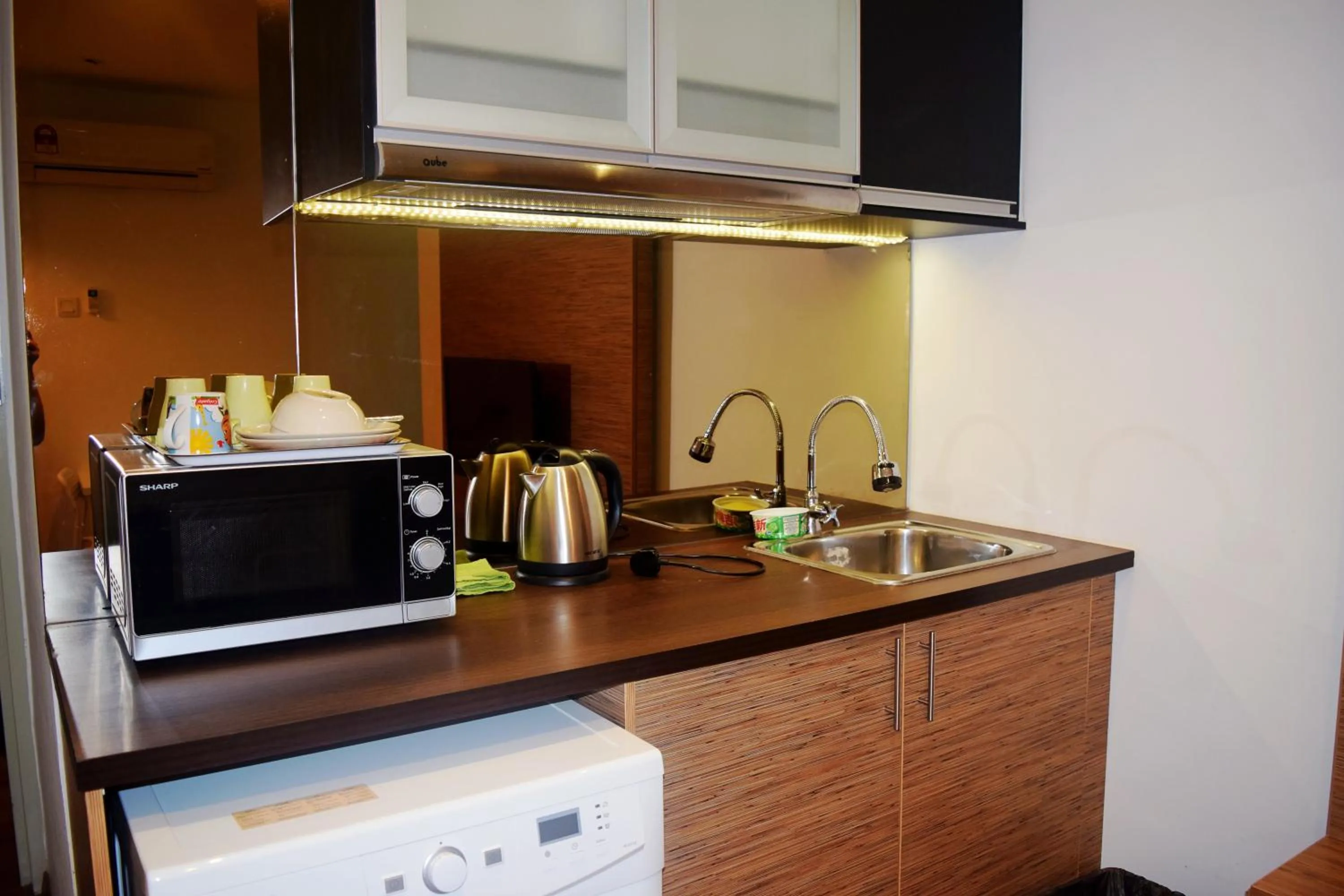 Kitchen or kitchenette in Taragon Residences