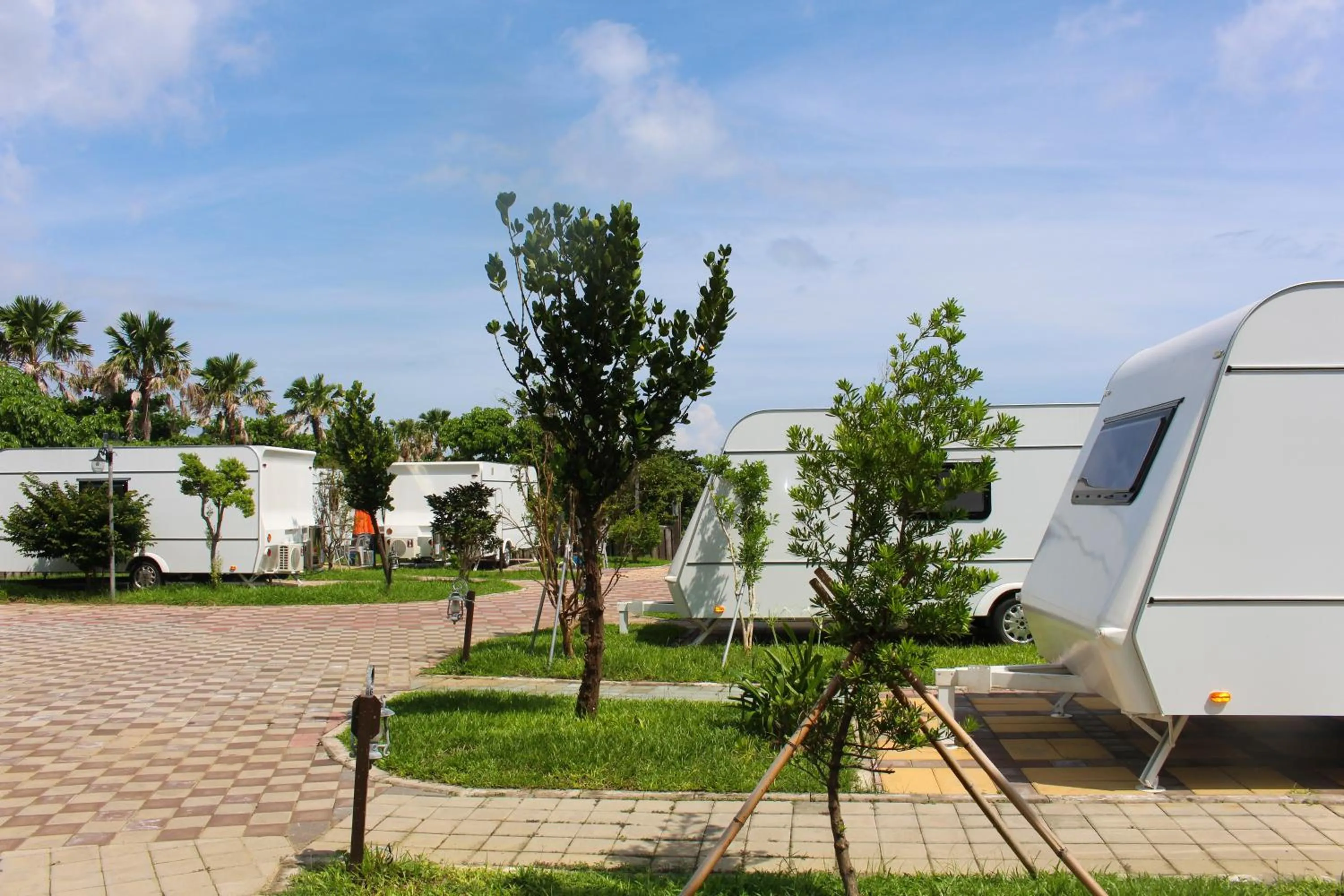 Kenting Houbihu Camping Car B&B