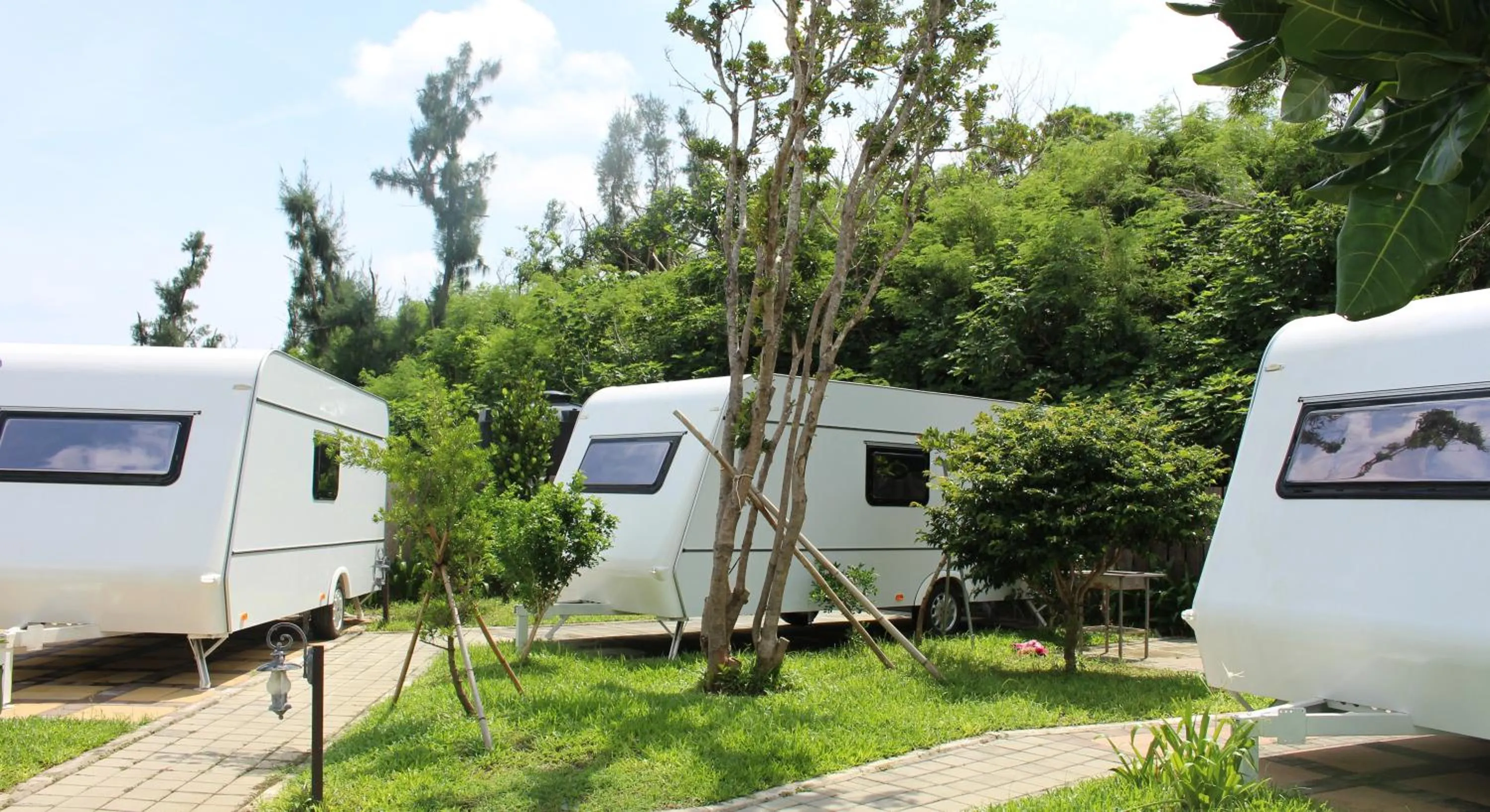 Kenting Houbihu Camping Car B&B