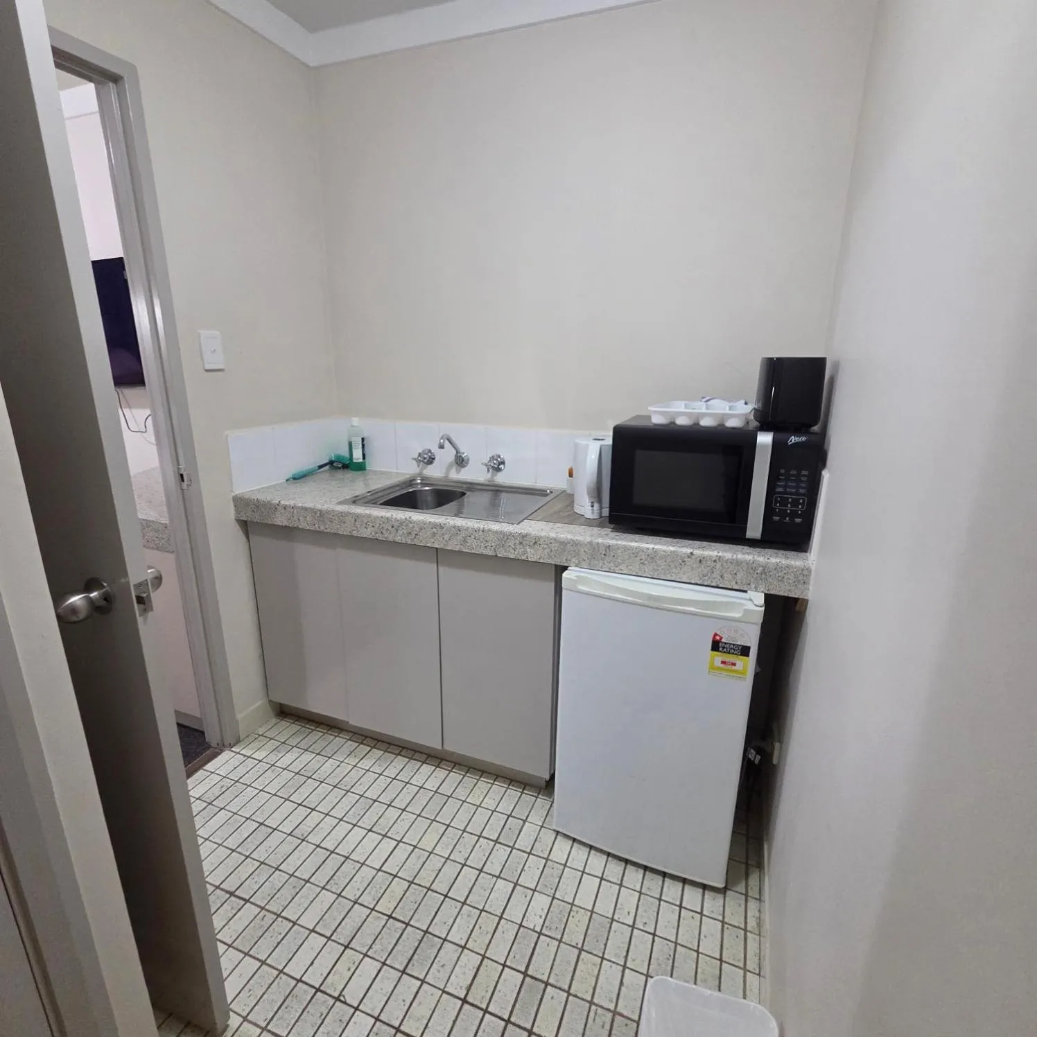 Kitchen or kitchenette in Sanno Marracoonda Perth Airport Hotel