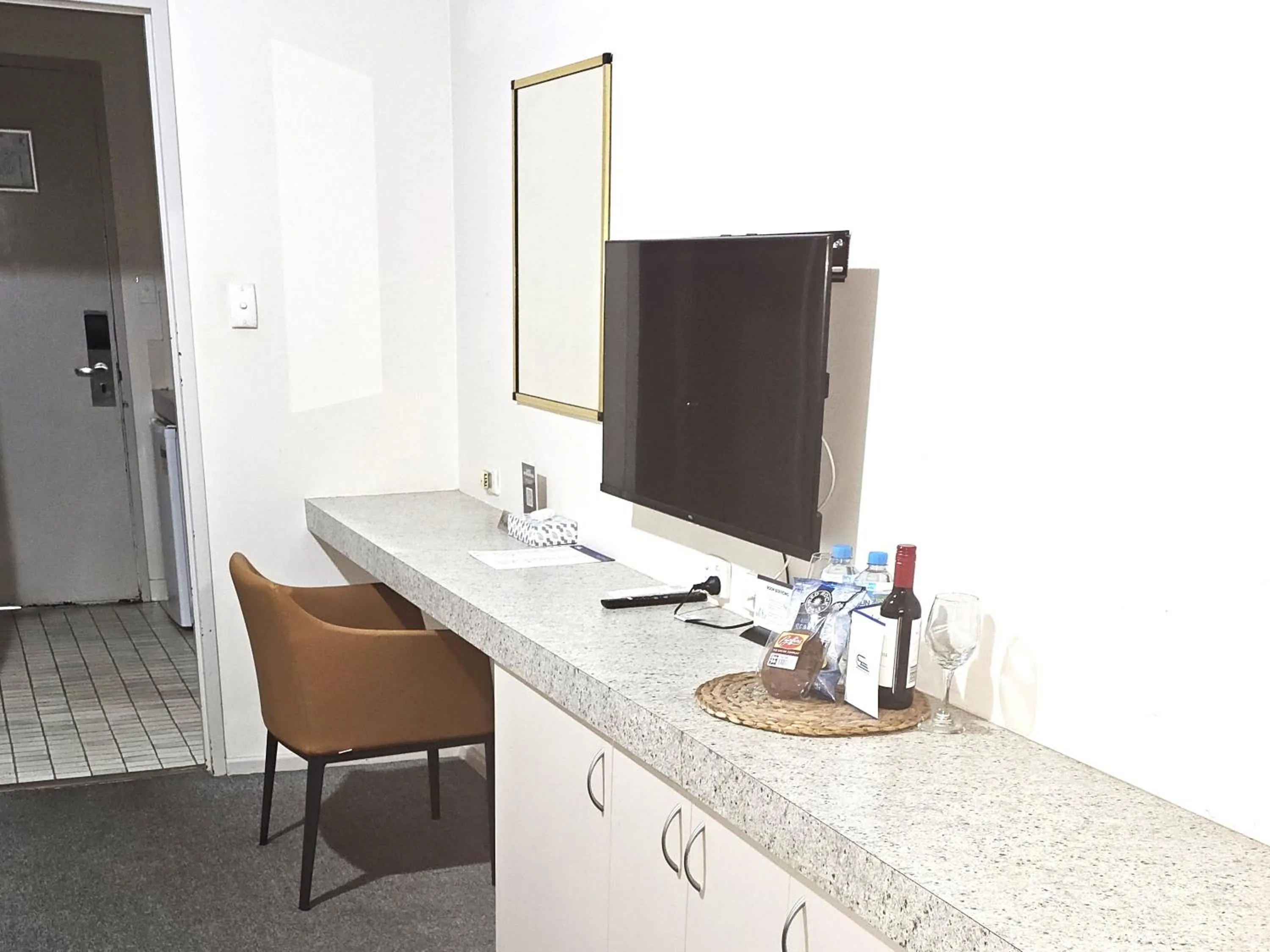 TV and multimedia in Sanno Marracoonda Perth Airport Hotel