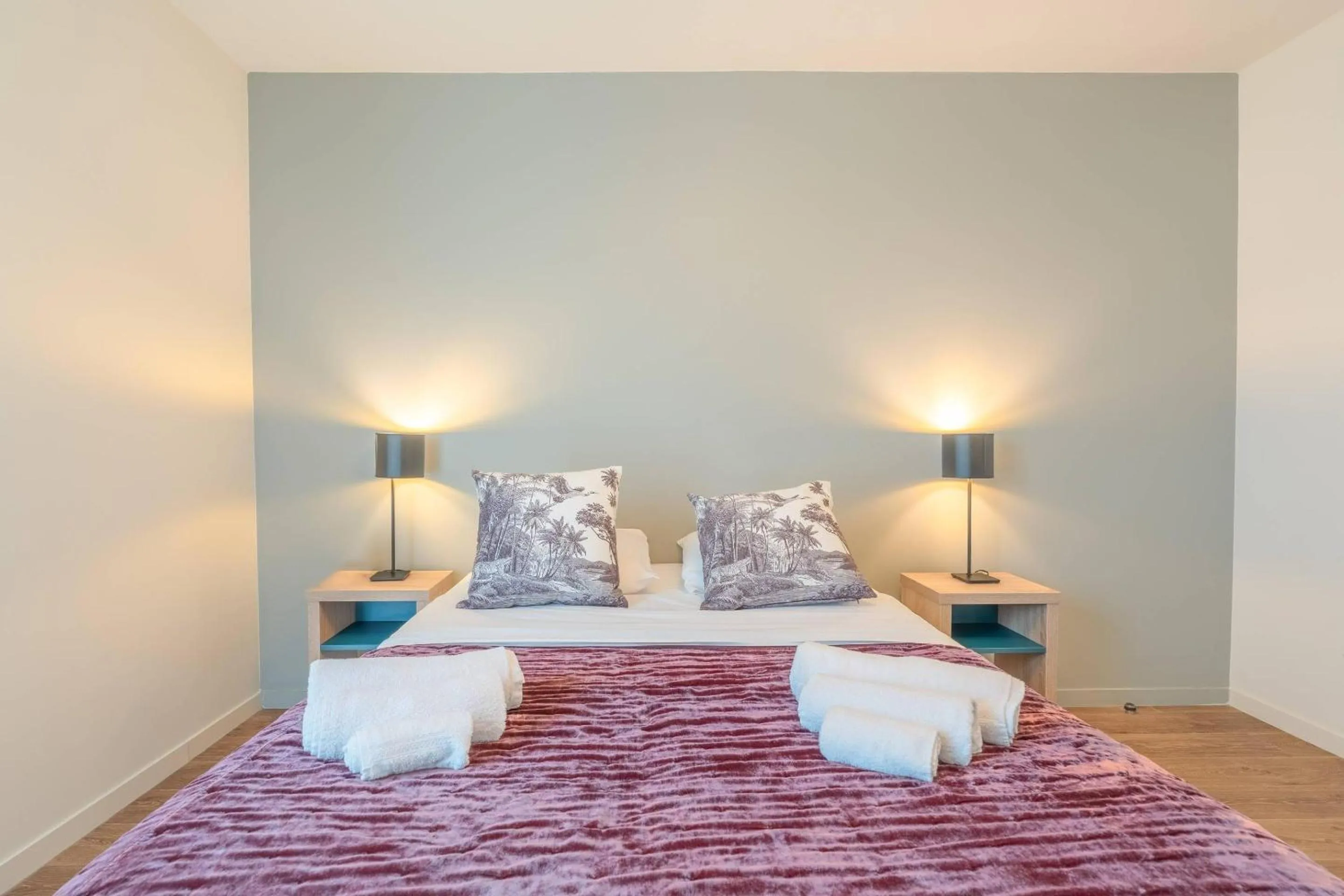 Bedroom, Bed in Quality Aparthotel Reims - Les Capucins