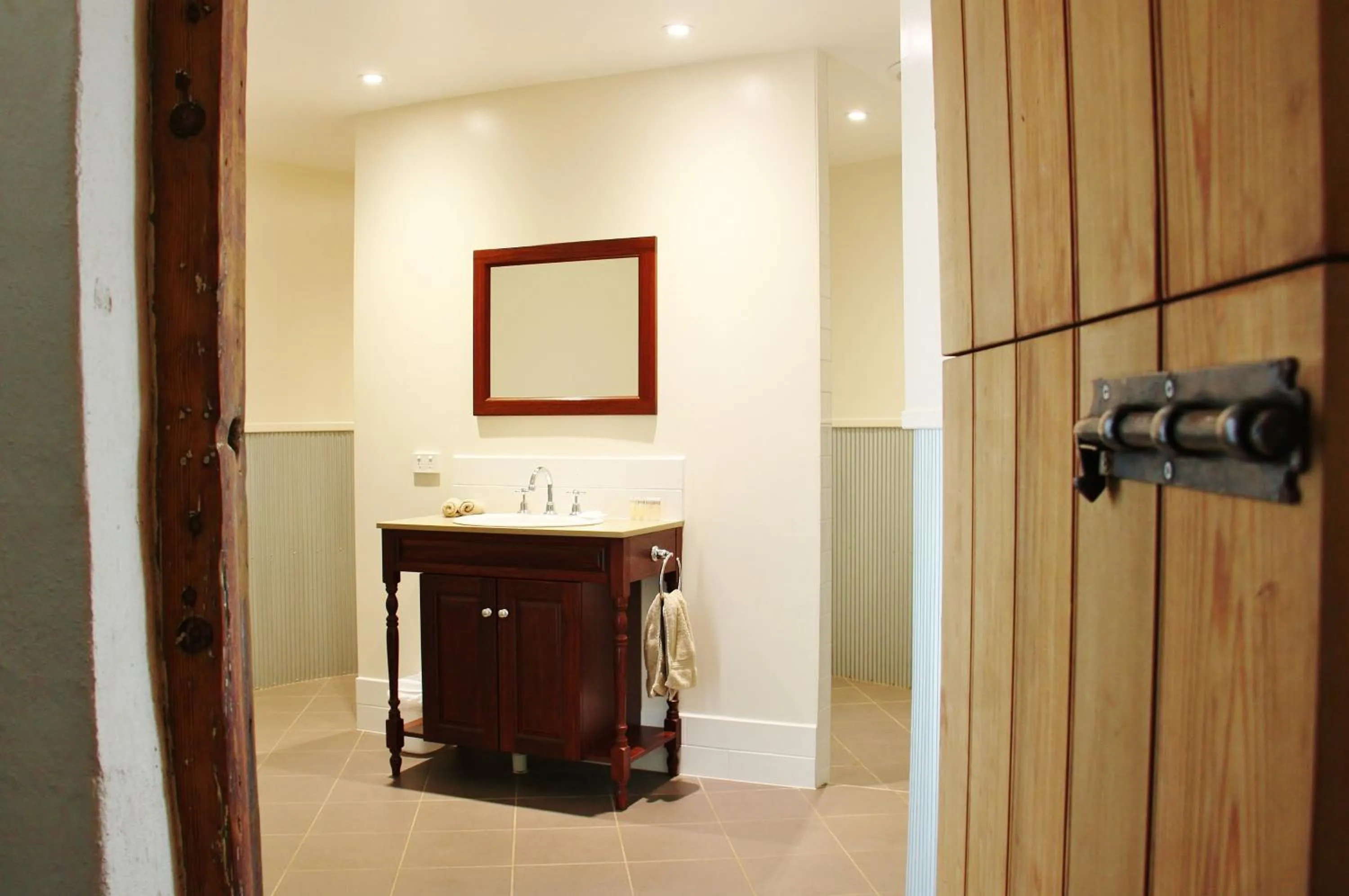 Bathroom in Bungaree Station