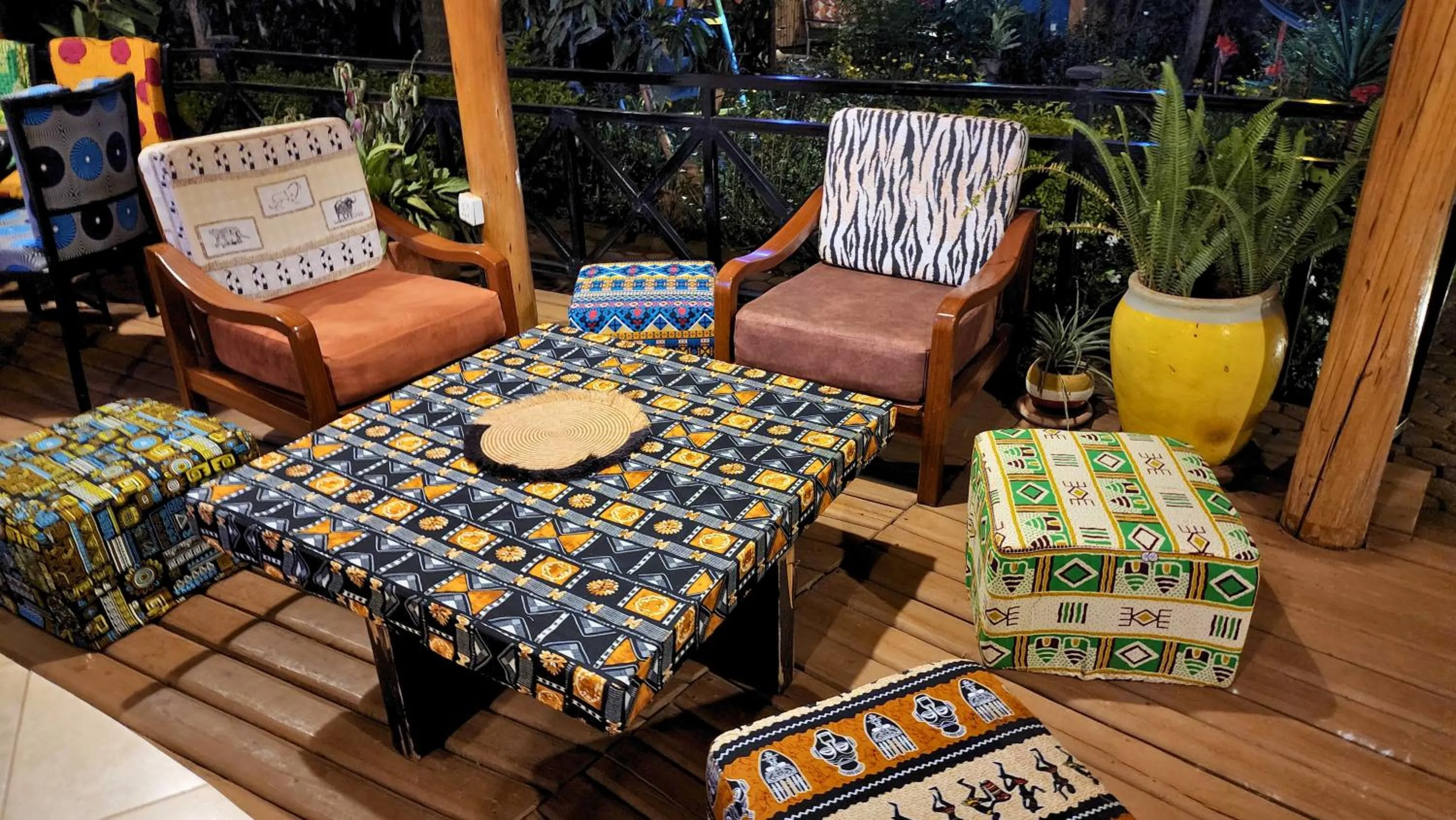 Communal lounge/ TV room in Yambi Guesthouse