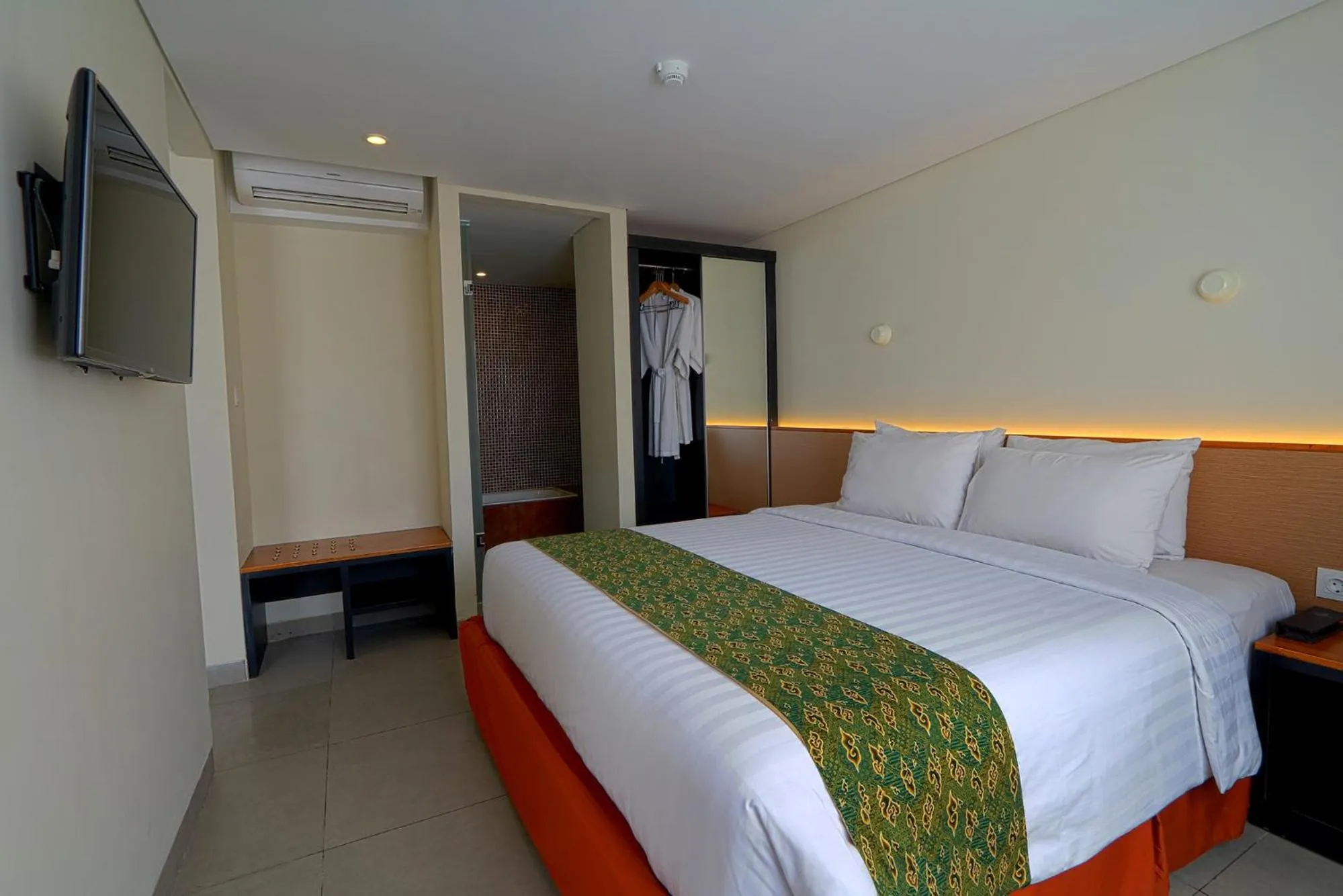 Bed in Savvoya Hotel Seminyak