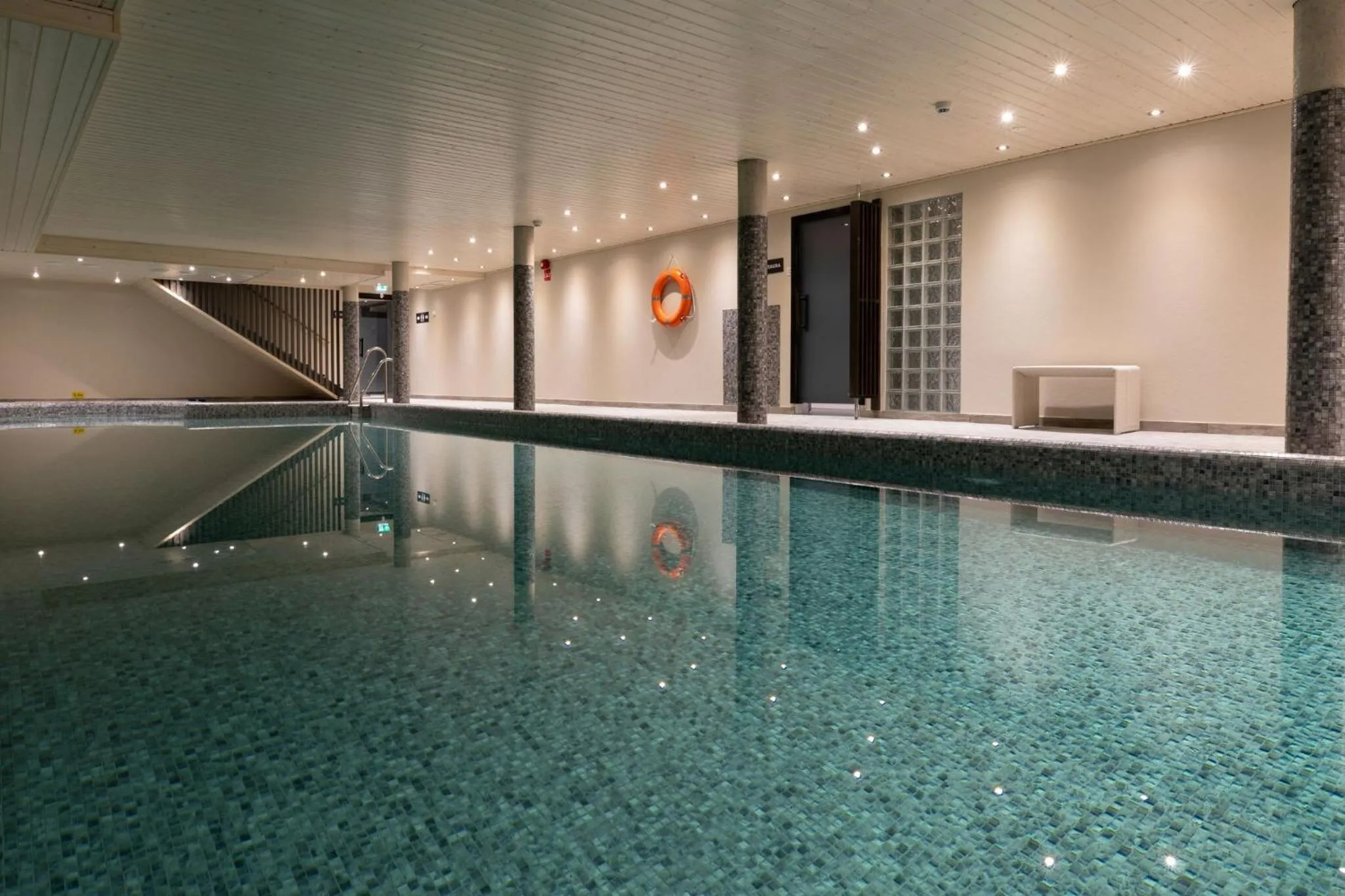 Swimming pool in Hotelli Suomutunturi