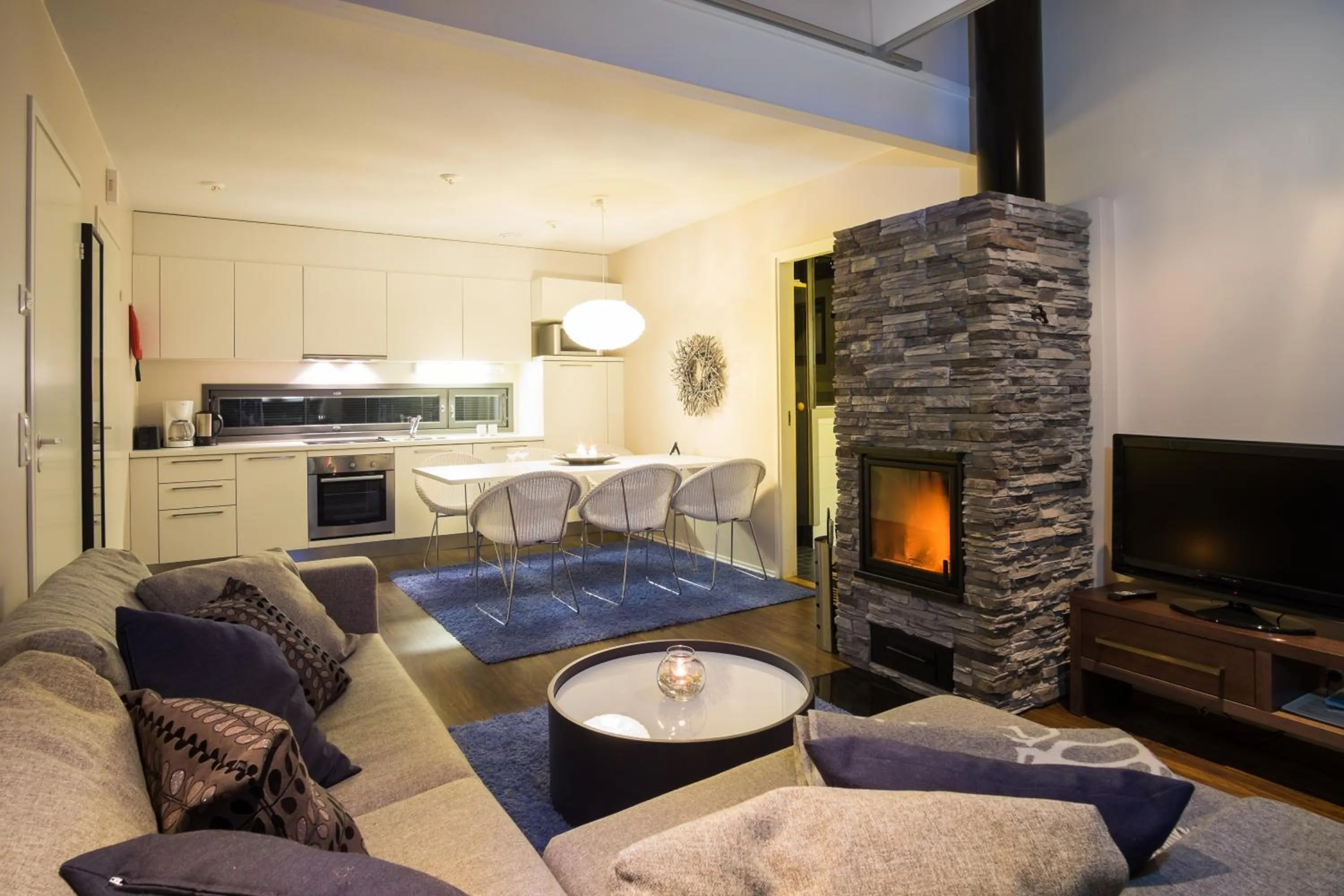 Kitchen or kitchenette in Hotelli Suomutunturi