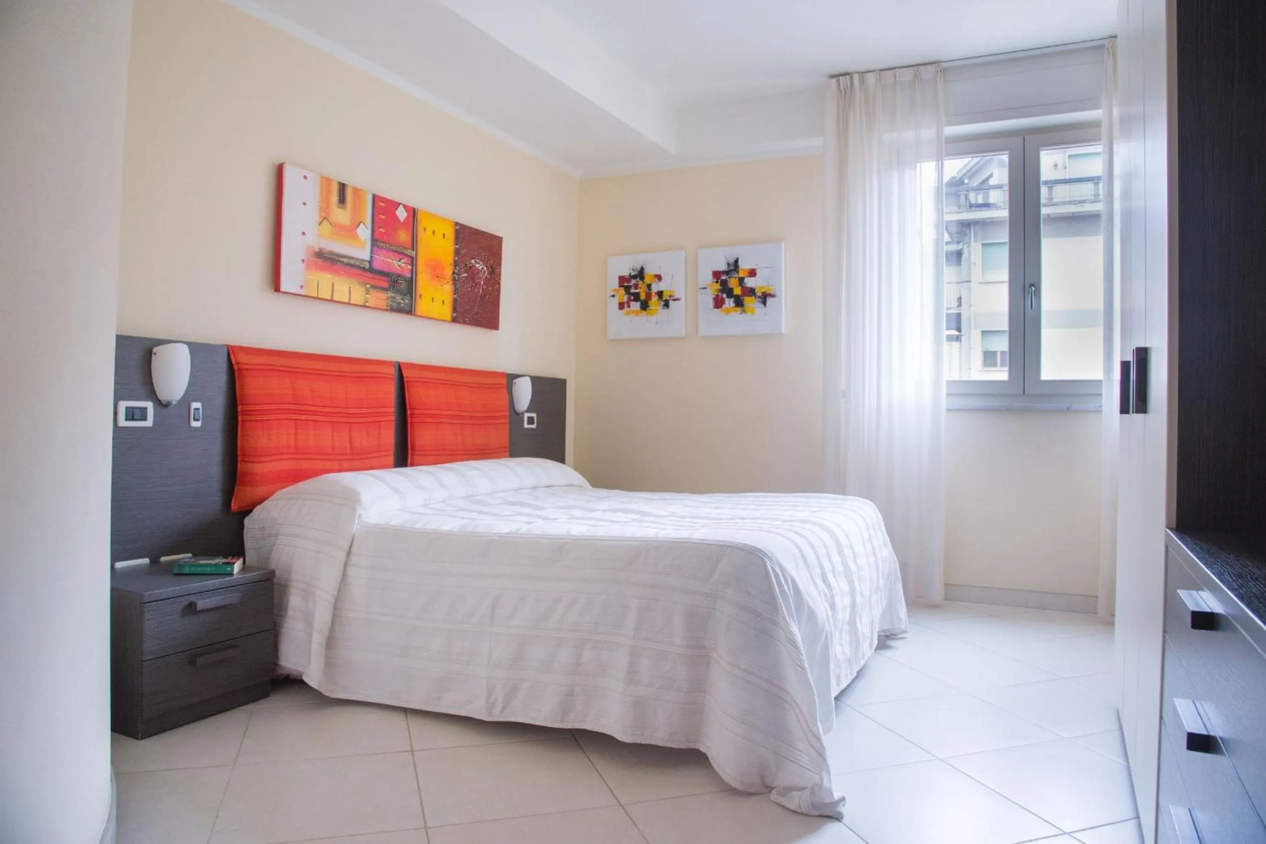 Bedroom, Bed in Residence Colombo