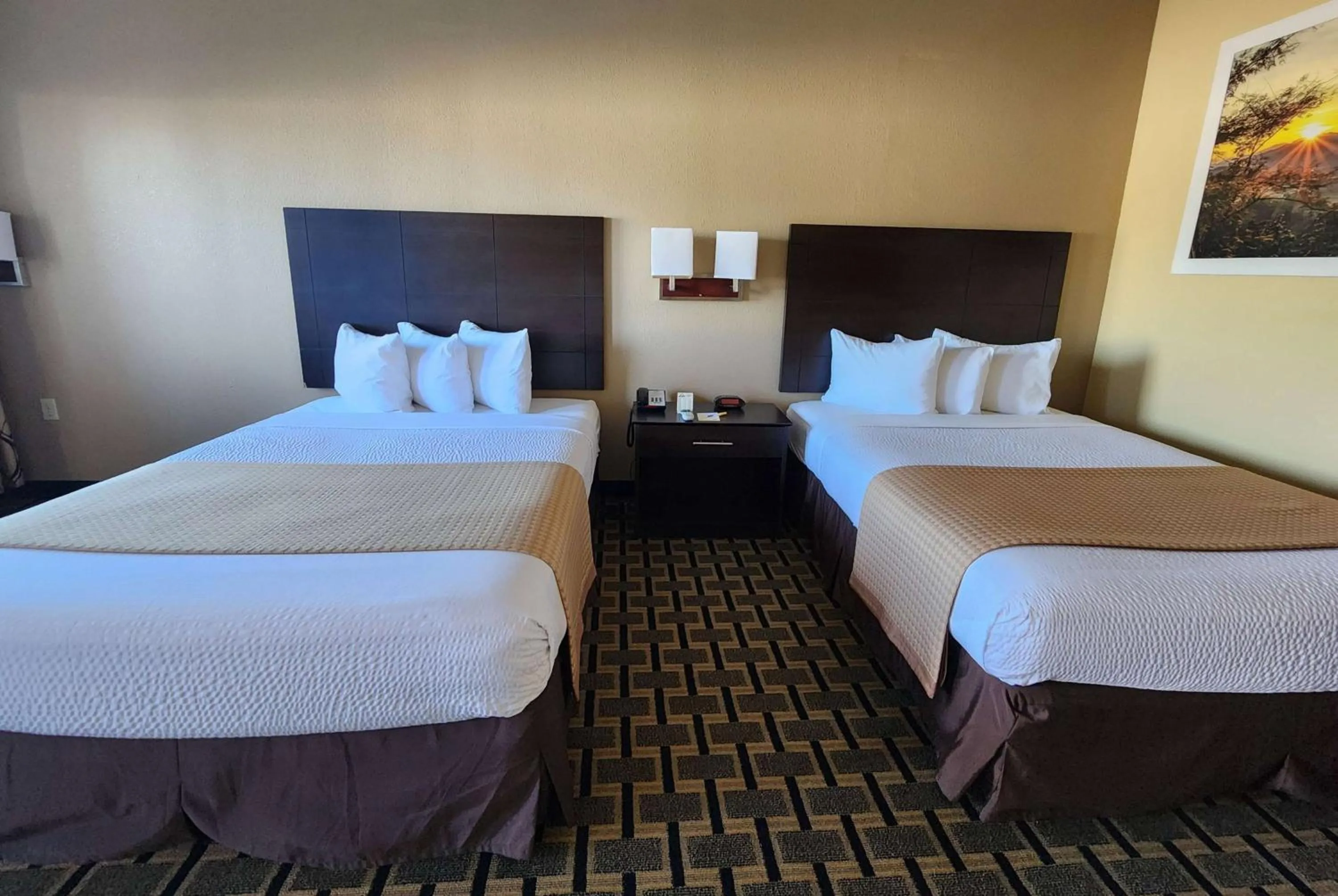 Photo of the whole room, Bed in Days Inn by Wyndham Baytown East
