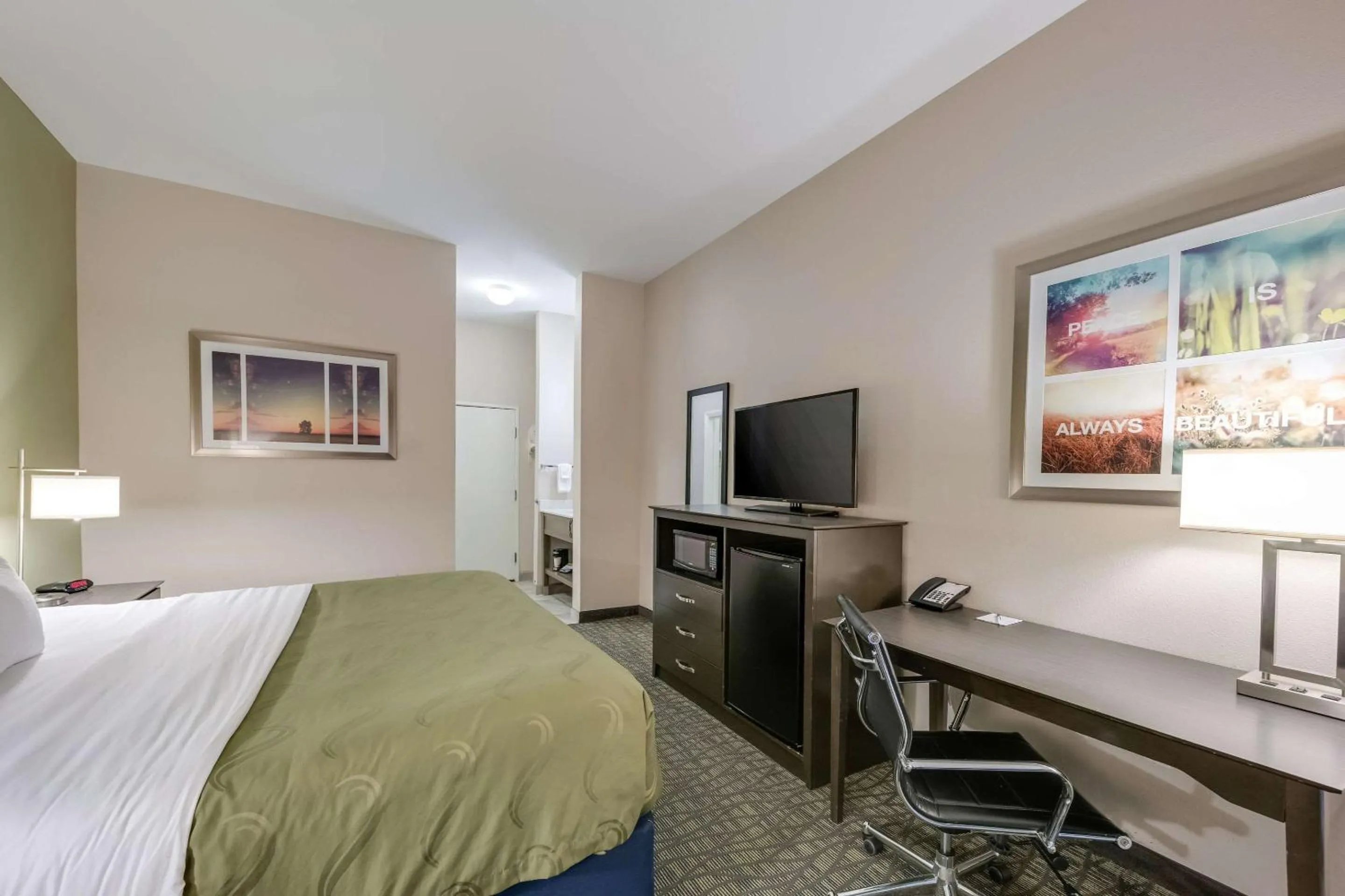 Bedroom, Bed in Quality Inn & Suites Ardmore