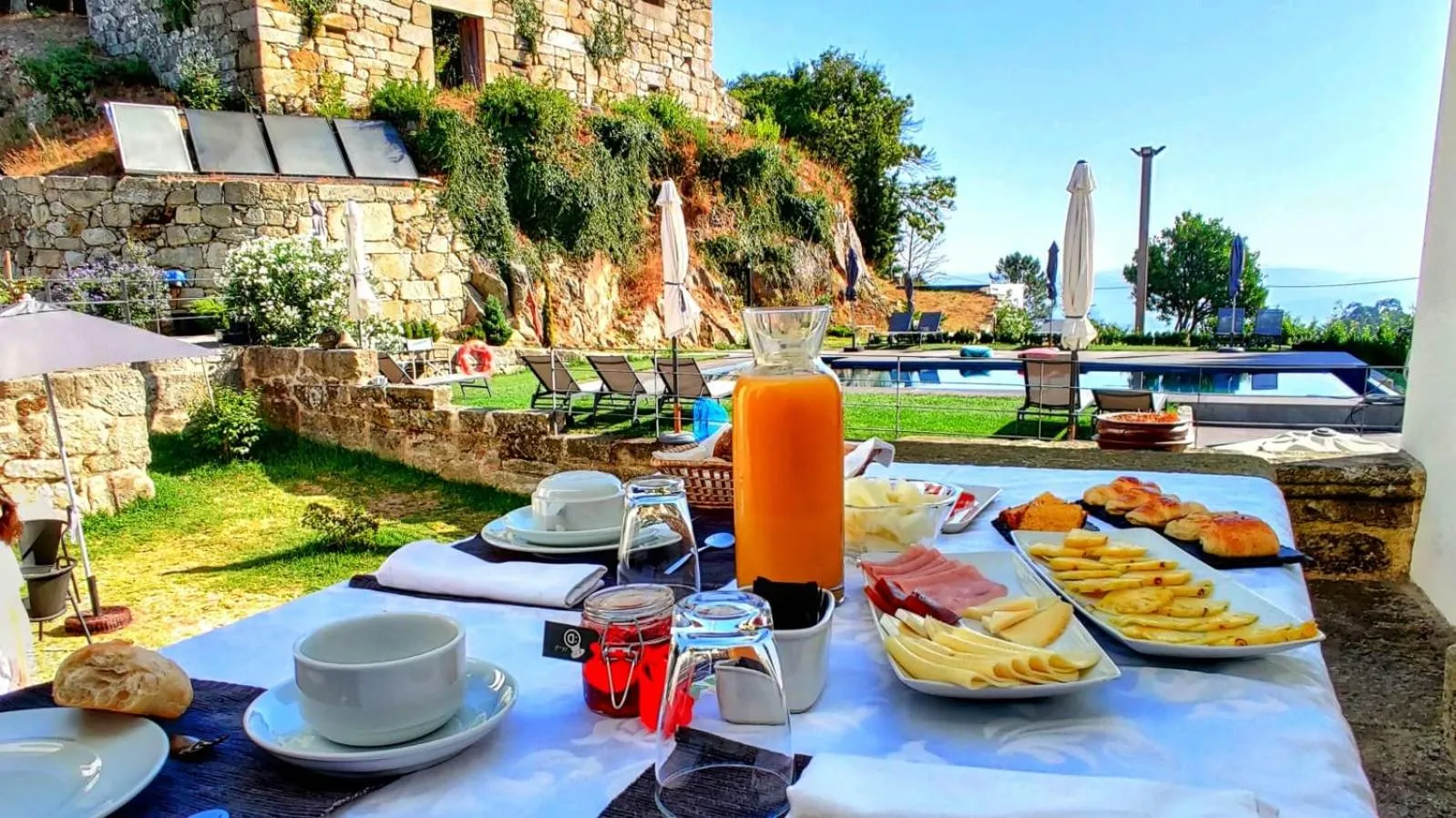 Buffet breakfast in Paço de Vilharigues