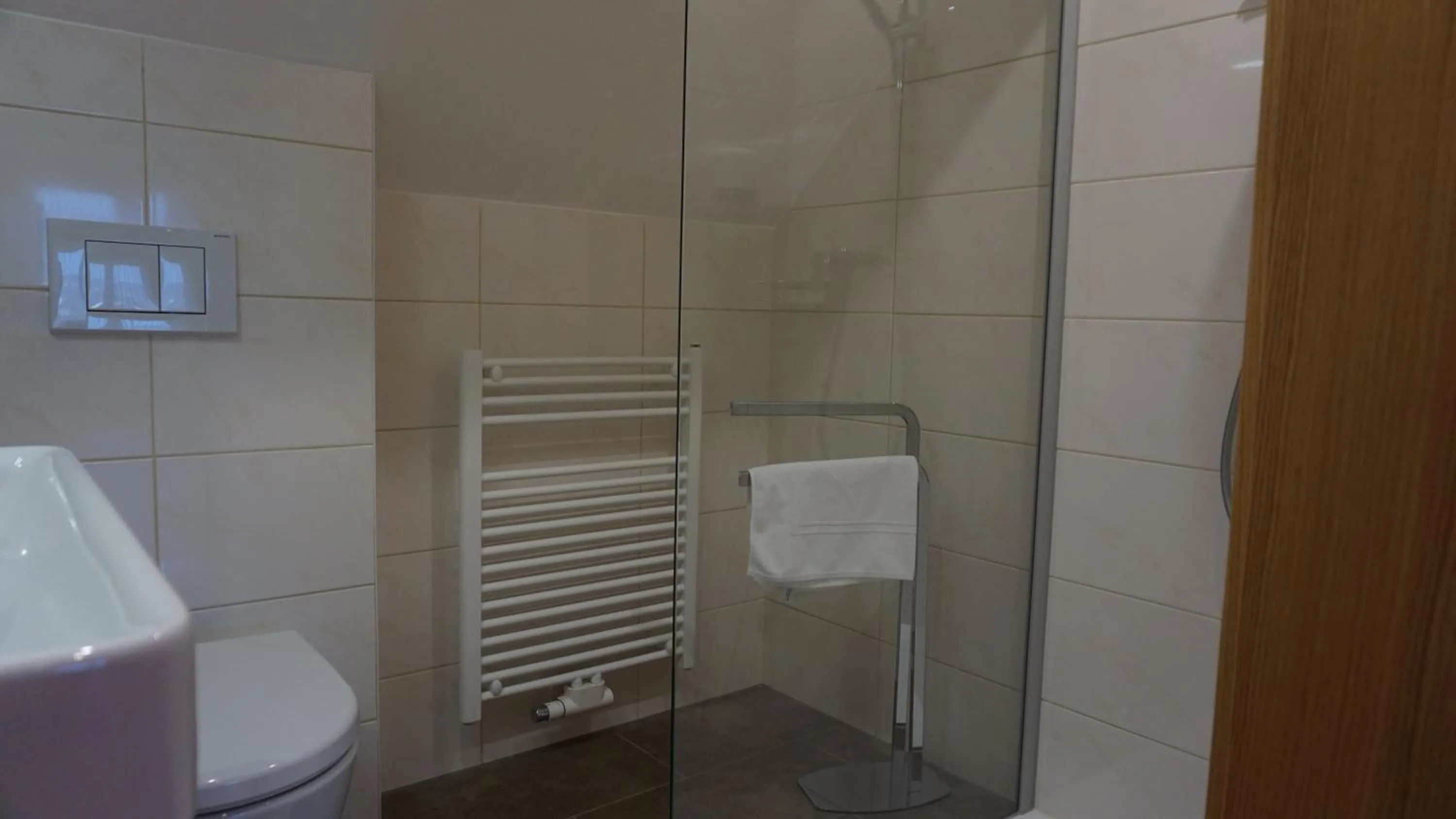 Bathroom in Waldrast Bed & Breakfast