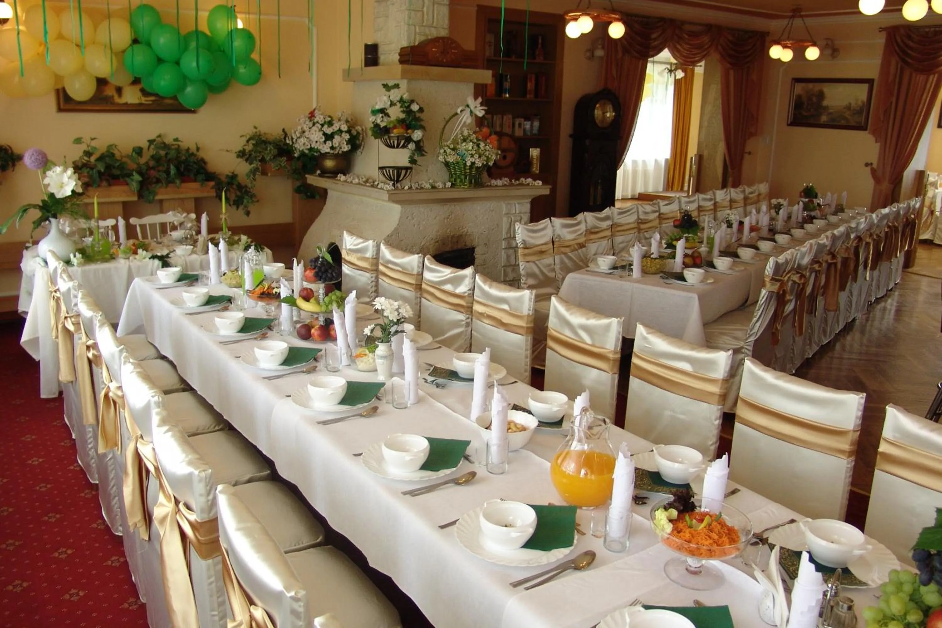 Restaurant/places to eat in Hotel Mis