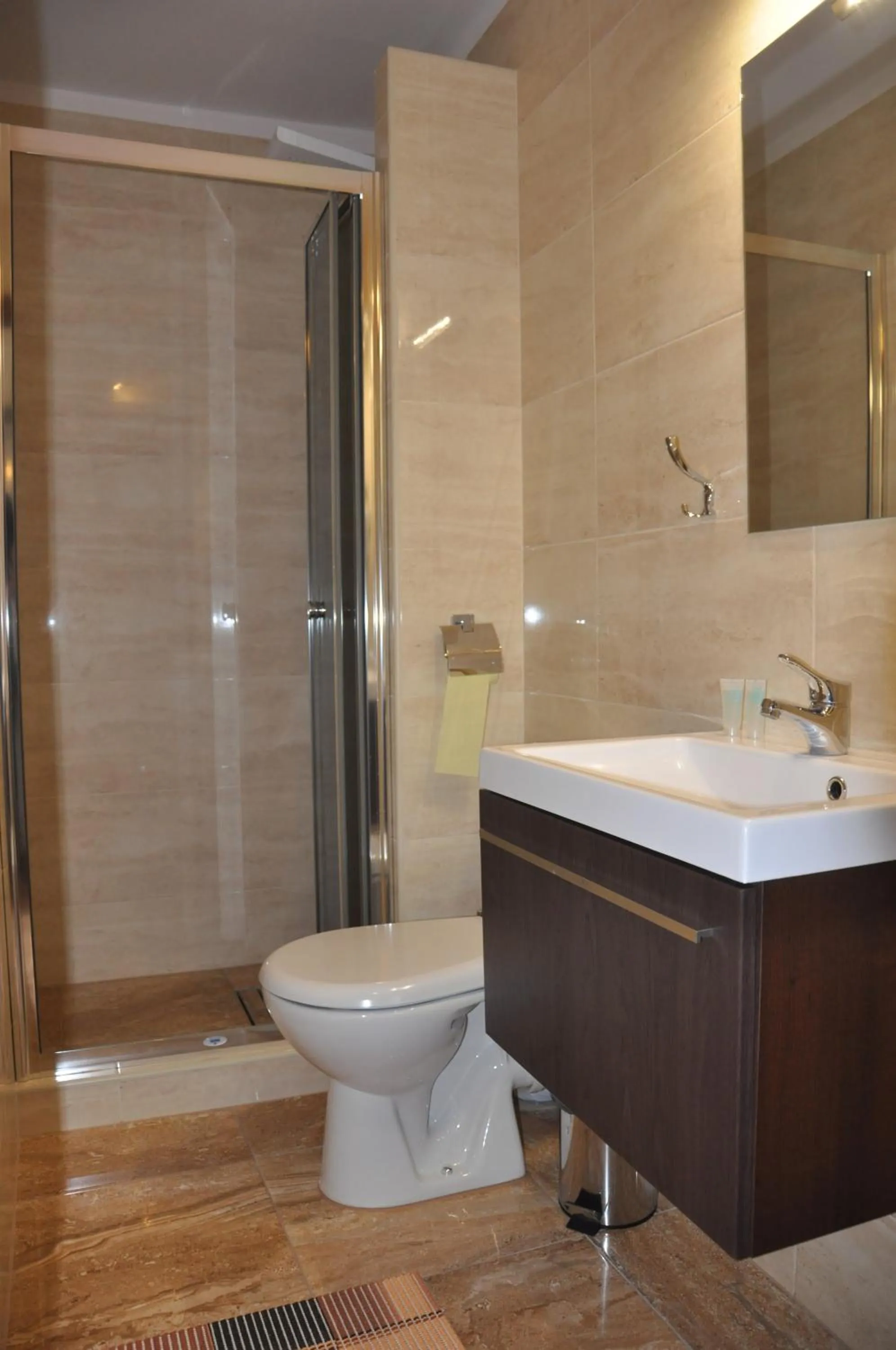 Photo of the whole room in Hotel Mis