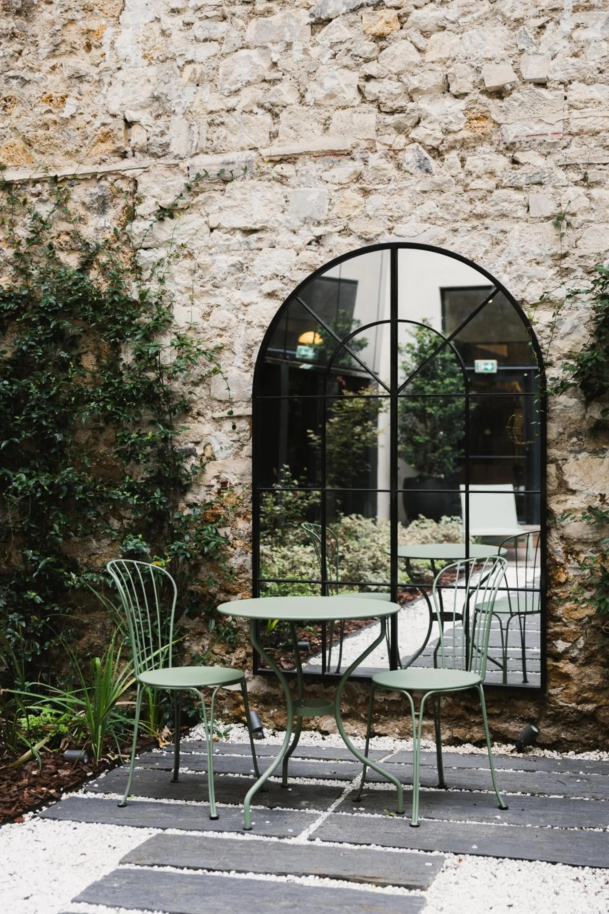Patio in Hôtel Opéra Liège