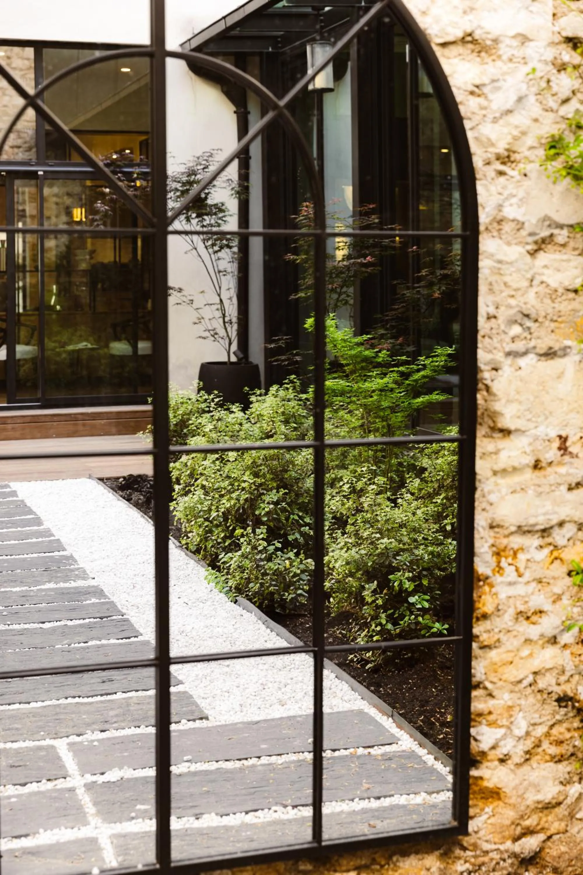 Patio in Hôtel Opéra Liège