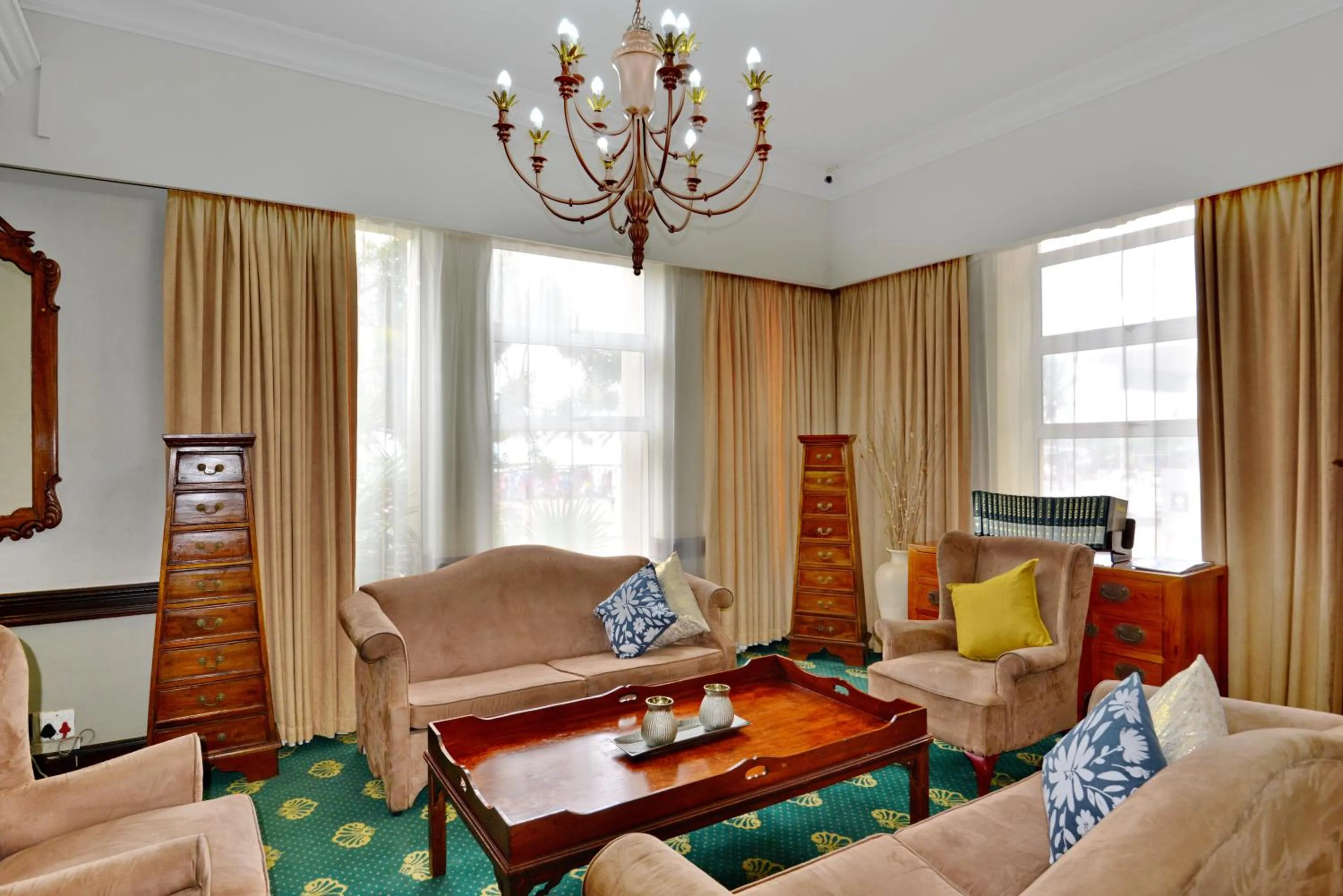 Seating area in The Balmoral - Halaal