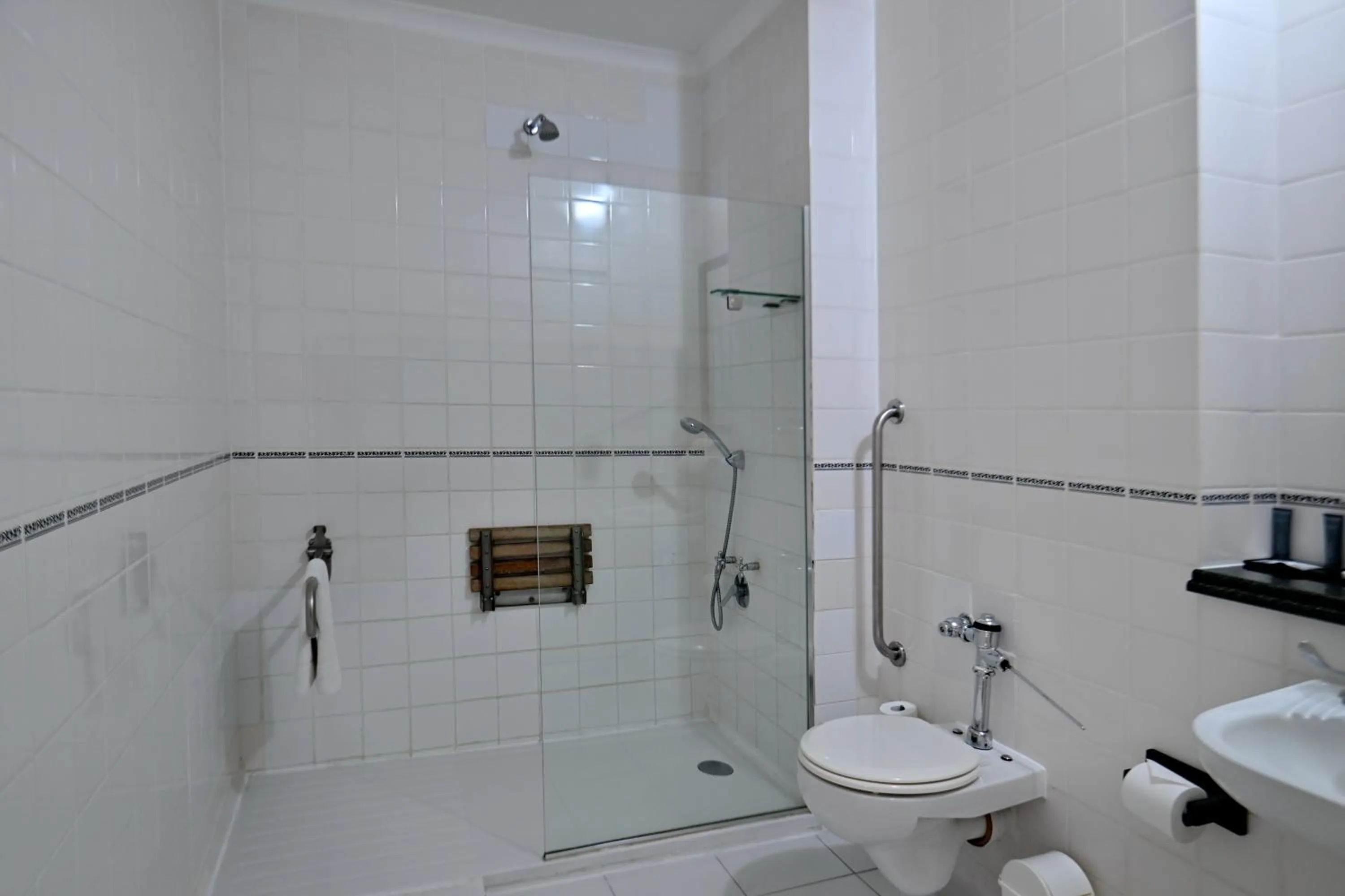 Shower in The Balmoral - Halaal