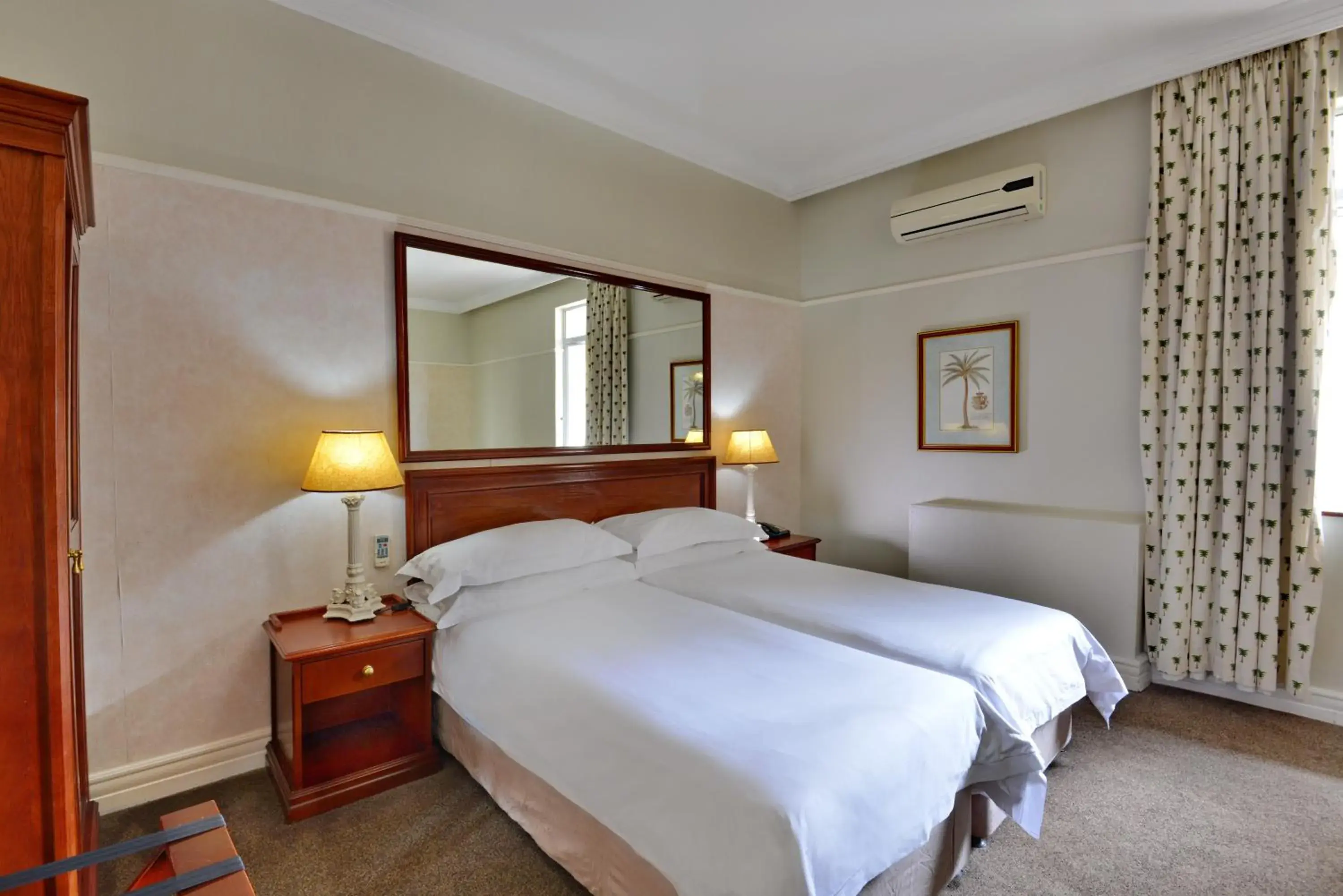 Double or Twin Room in The Balmoral - Halaal Double or Twin Room in The Balmoral - Halaal