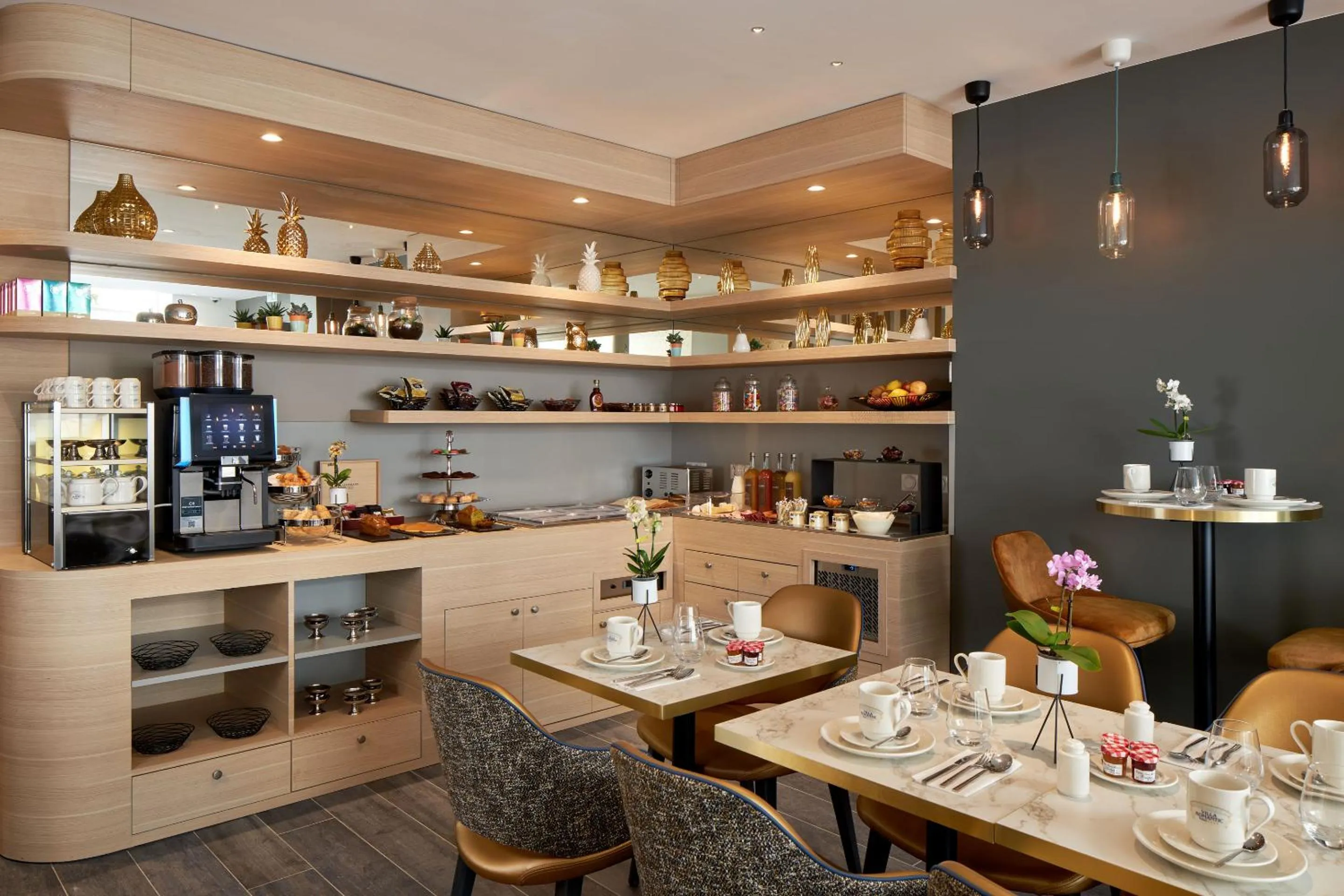 Breakfast in Hotel Villa Romantic & Spa