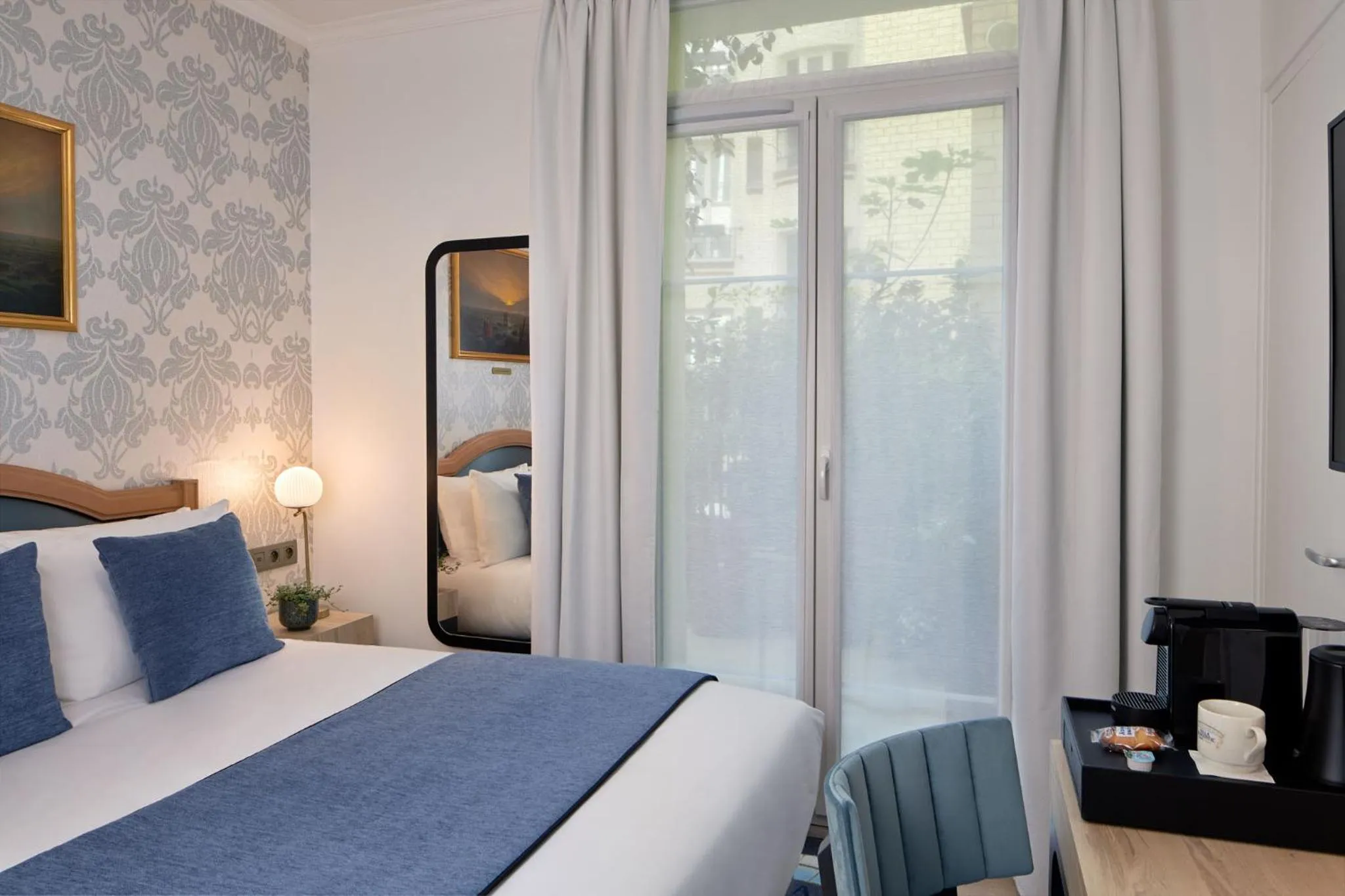 Photo of the whole room, Bed in Hotel Villa Romantic & Spa