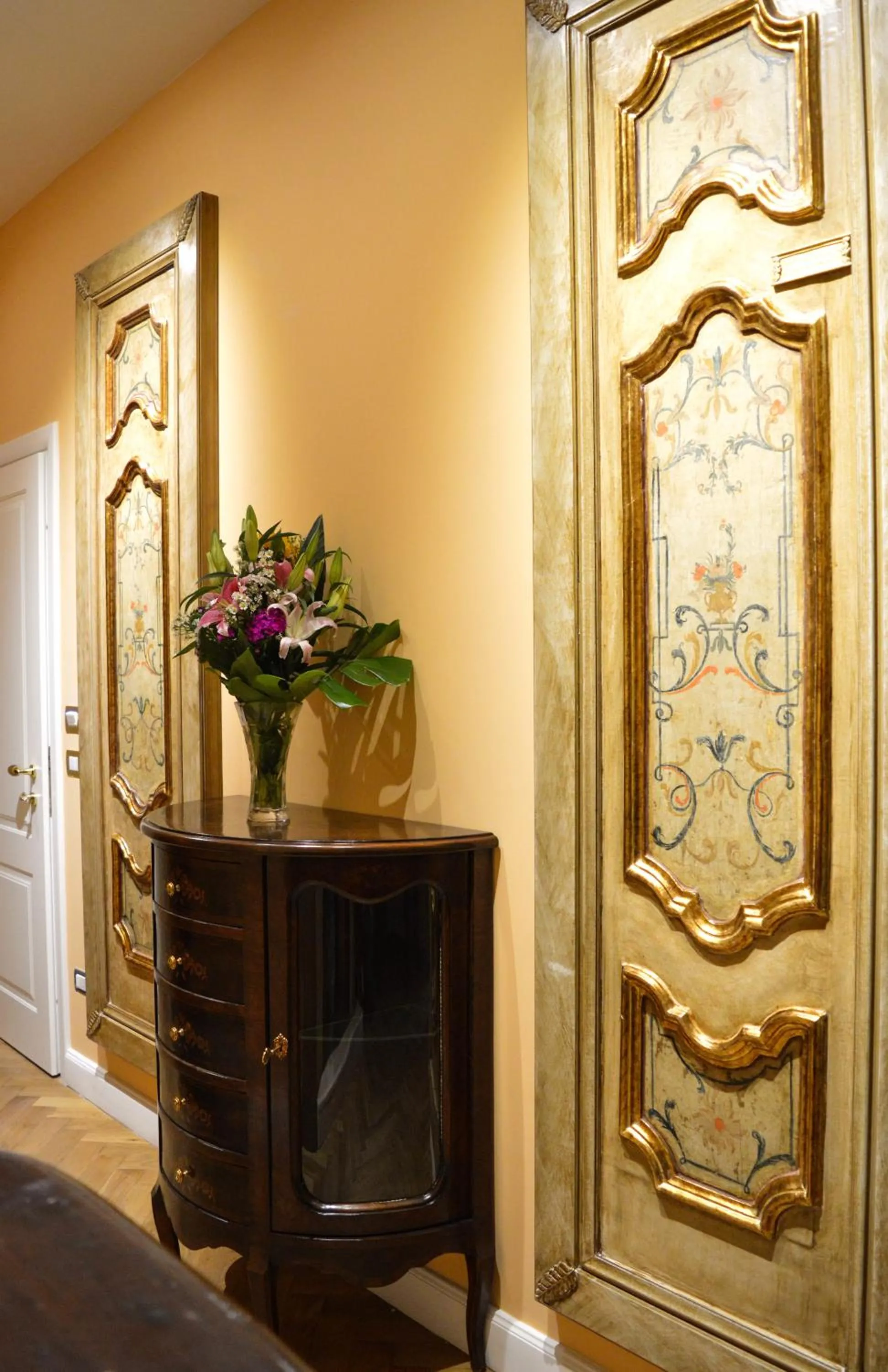 Decorative detail in Royal Suite Trinità Dei Monti