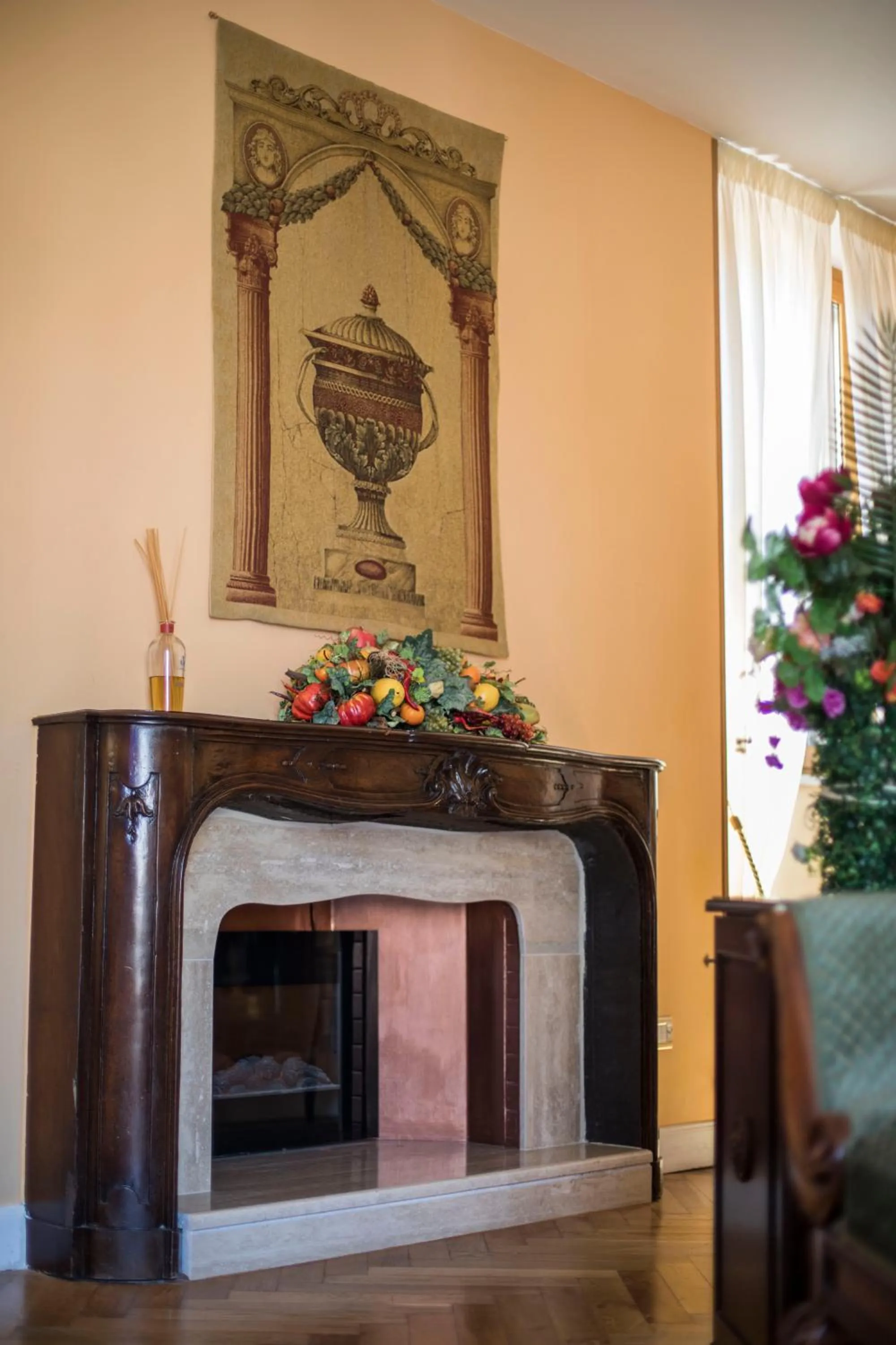 Decorative detail in Royal Suite Trinità Dei Monti
