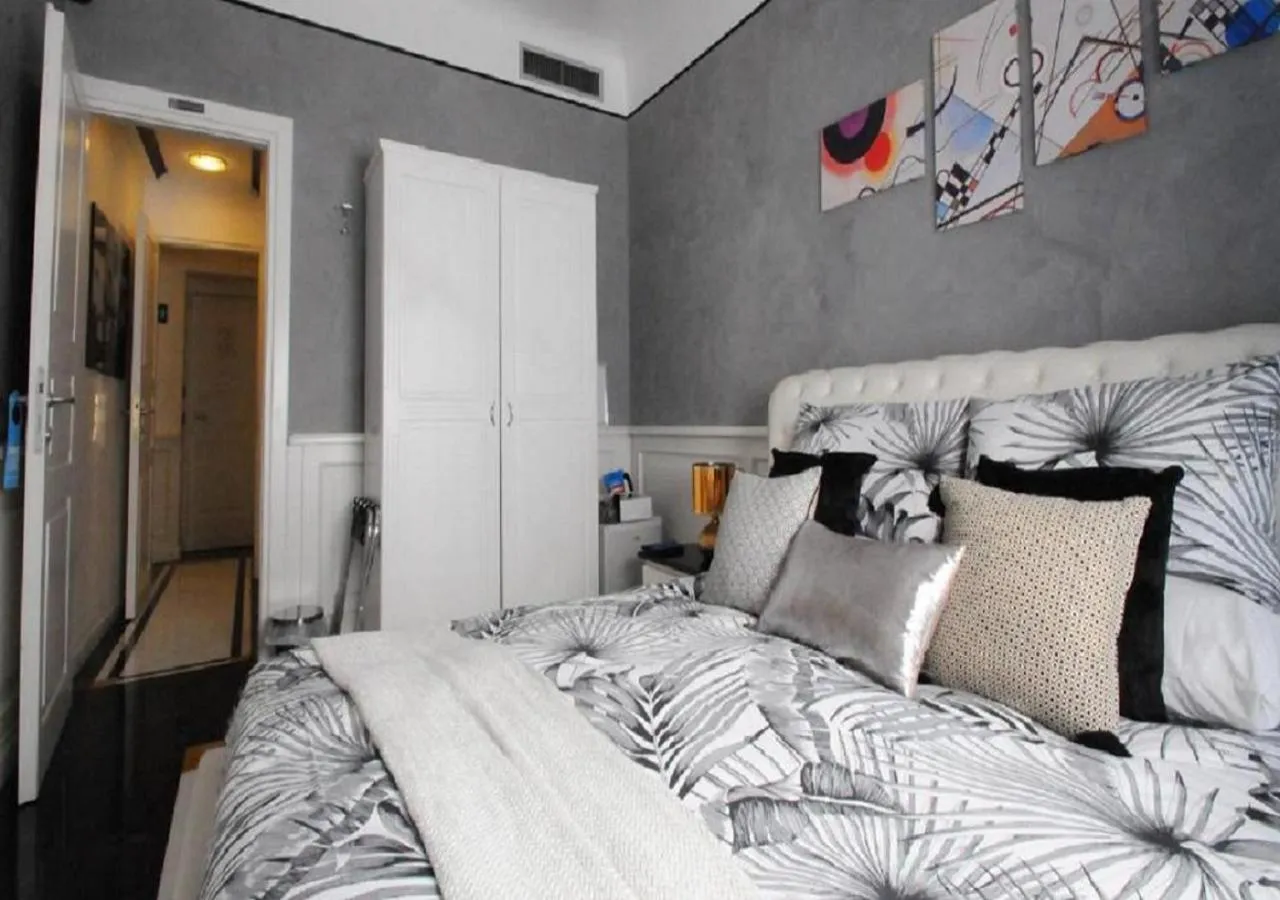 Bed in Royal Suite Trinità Dei Monti