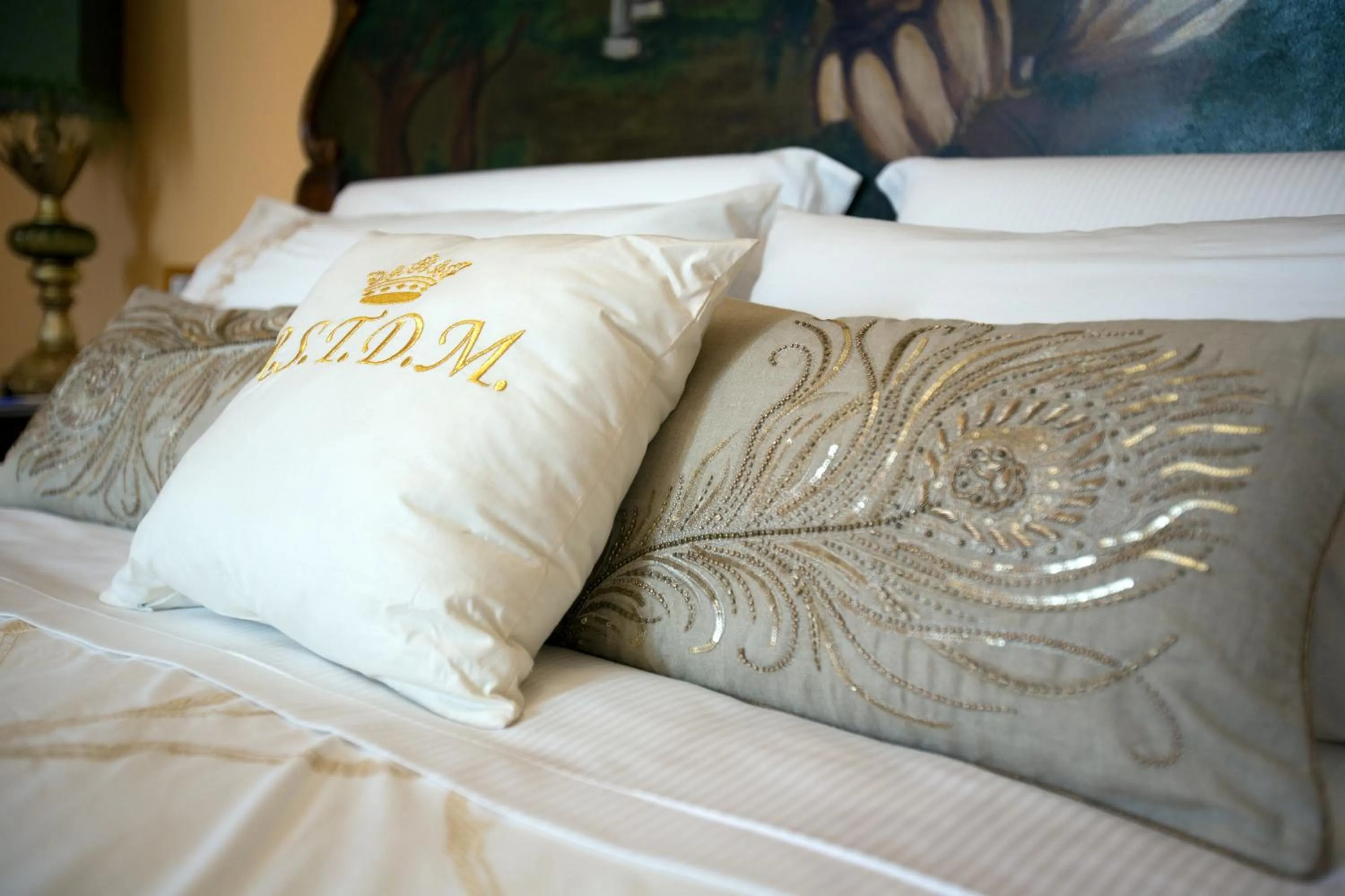 Bed in Royal Suite Trinità Dei Monti