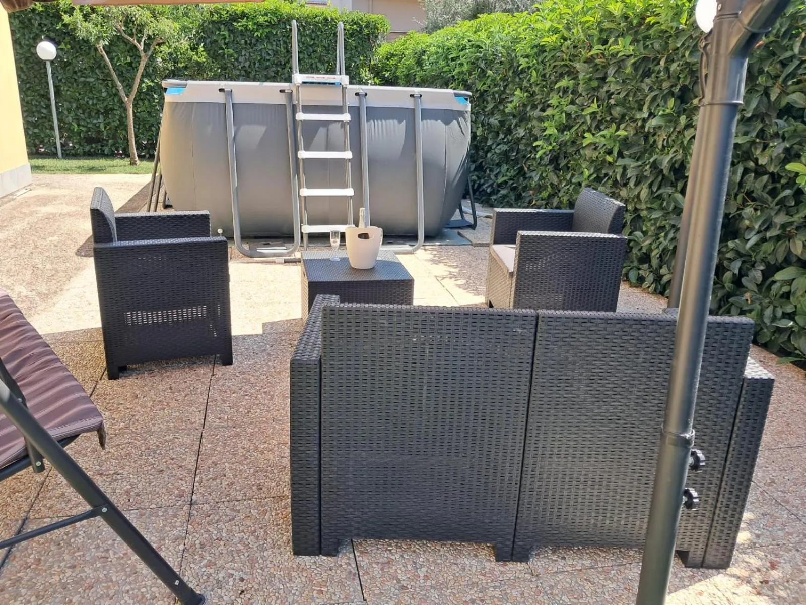 Swimming pool in B&B Villa Rosa