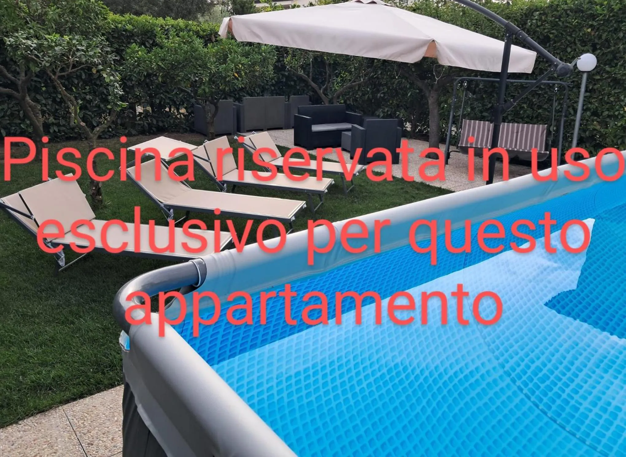 Swimming pool in B&B Villa Rosa