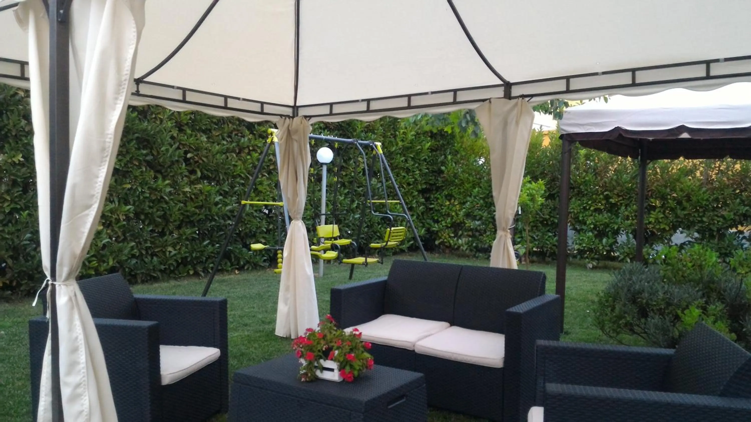 Garden in B&B Villa Rosa