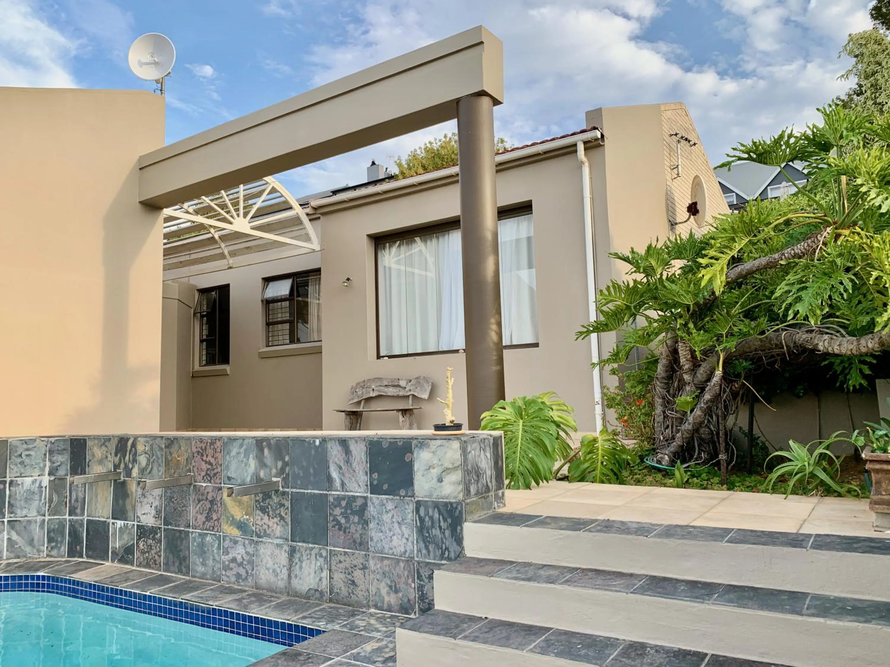 Property building in Dream Views