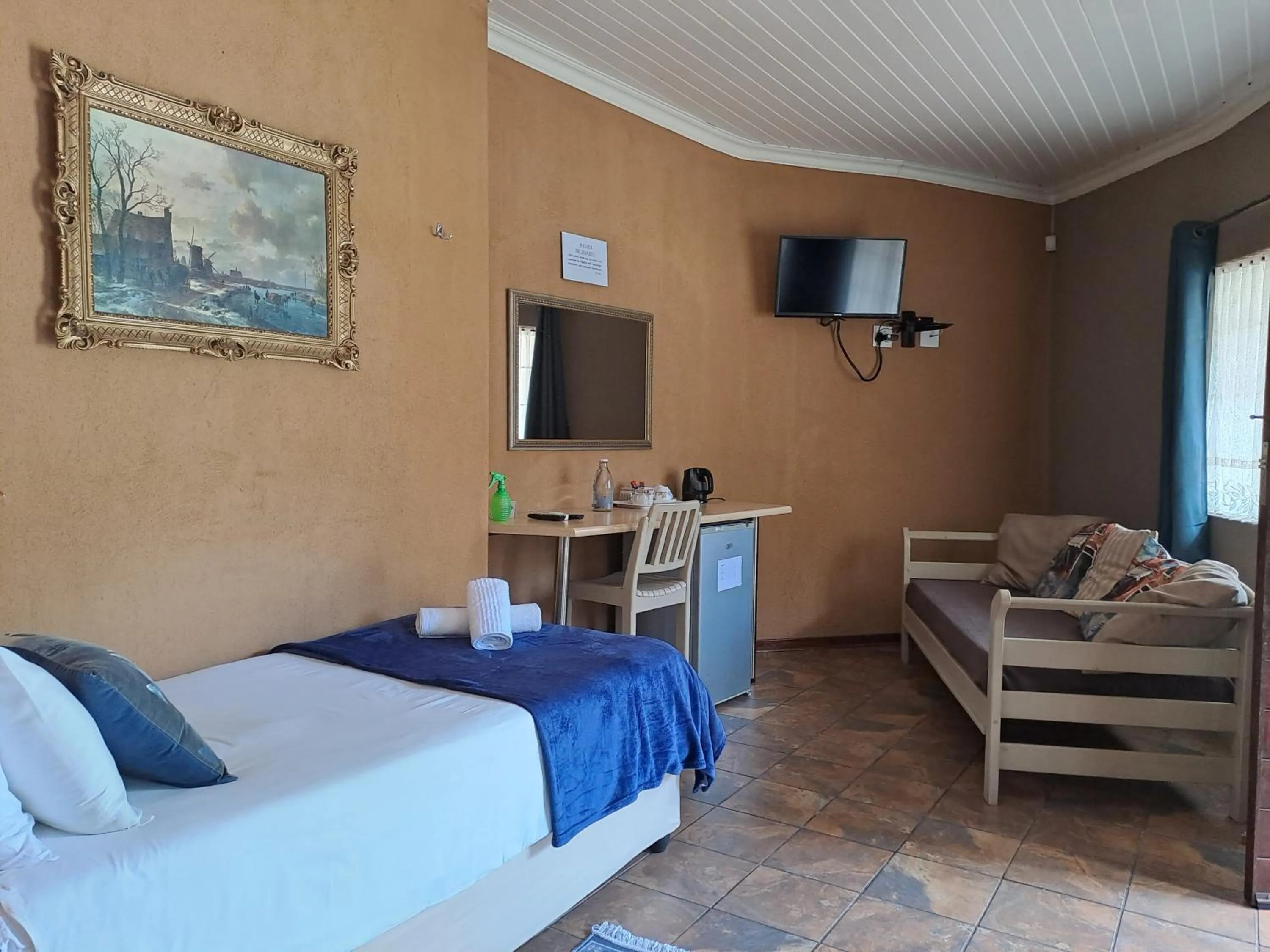 Bedroom, Bed in Amigos Bed & Breakfast - No loadshedding