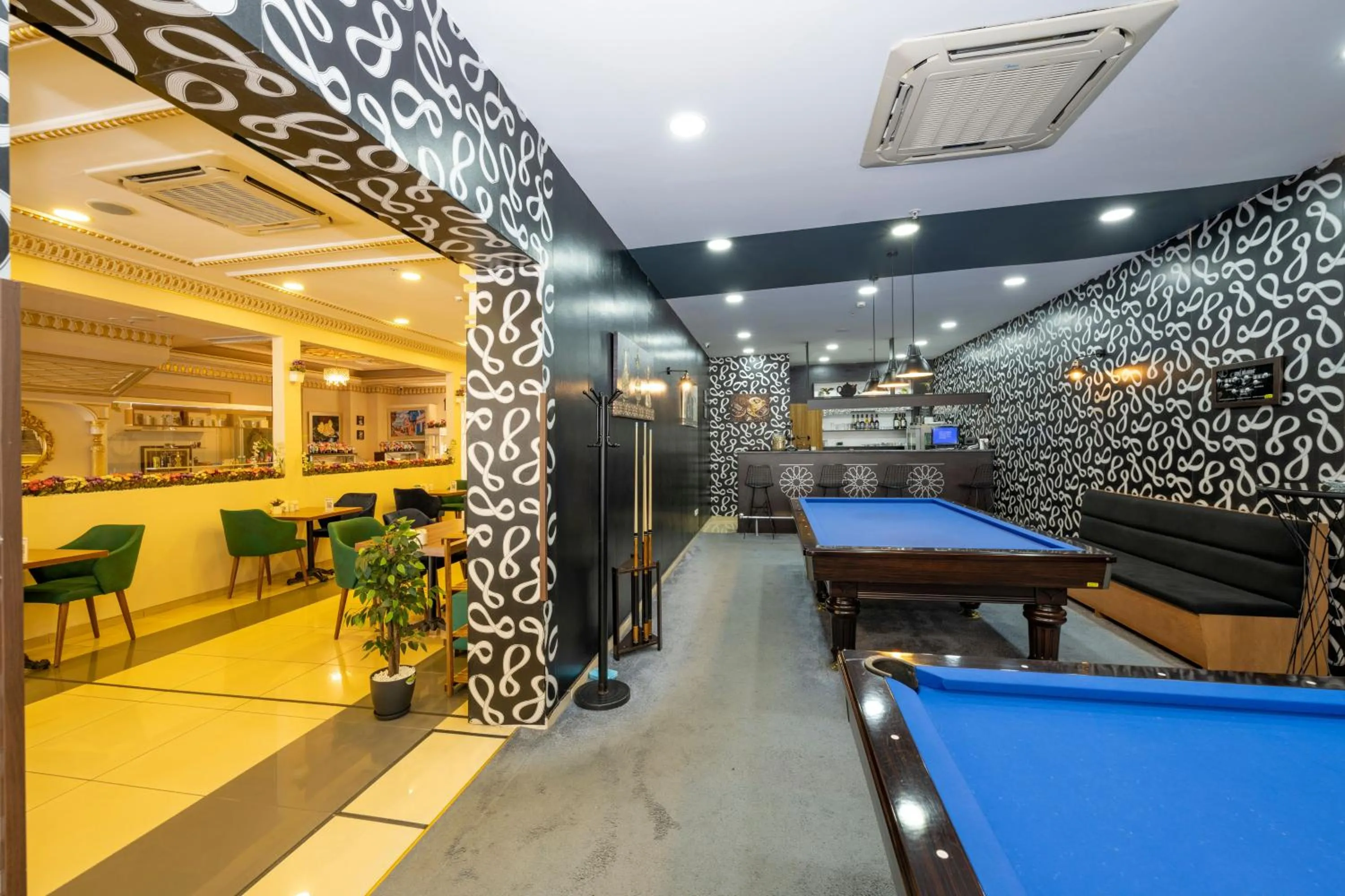 Game Room, Billiards in Interstellar Hotel