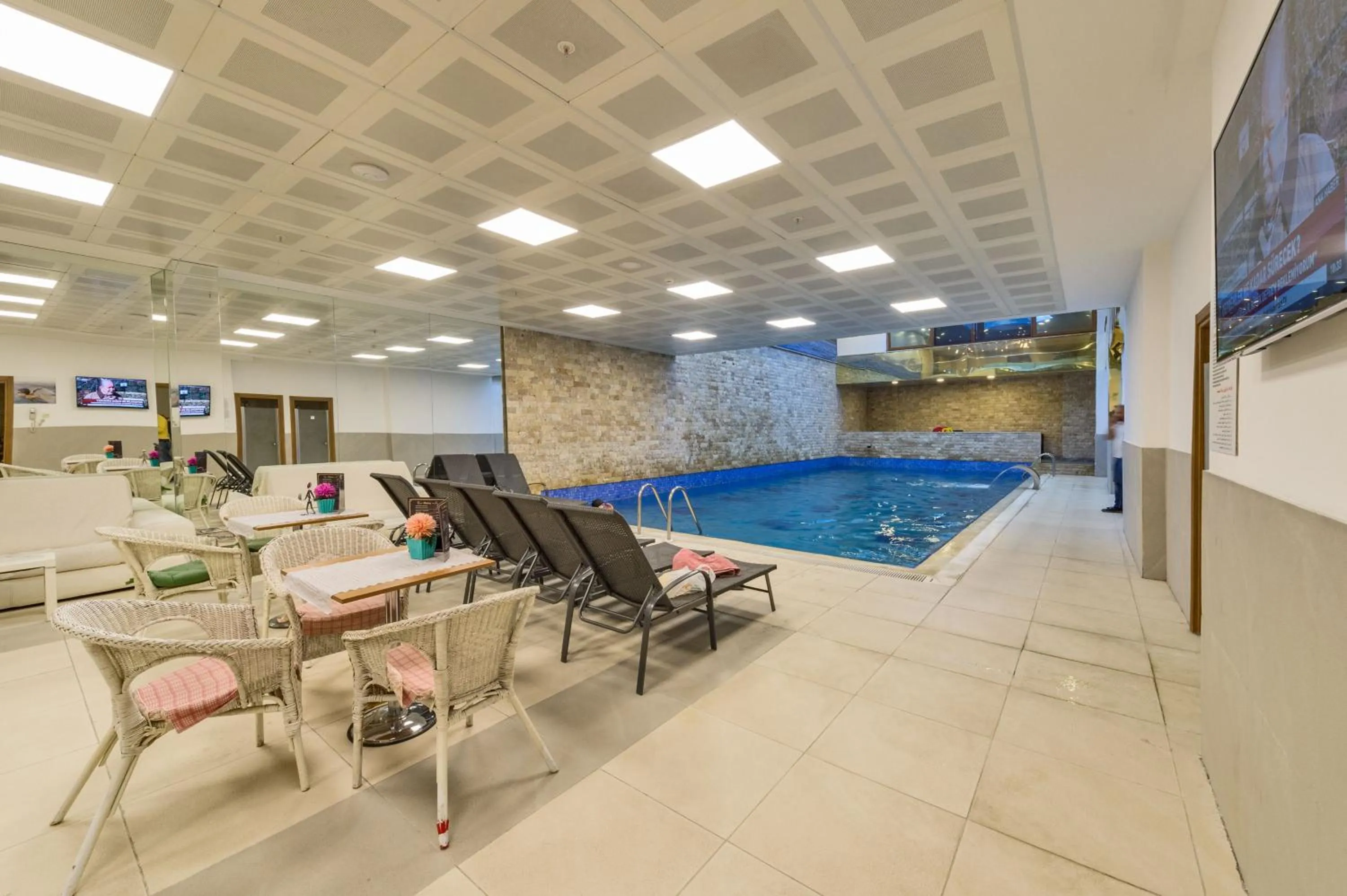 Fitness centre/facilities, Swimming Pool in Interstellar Hotel