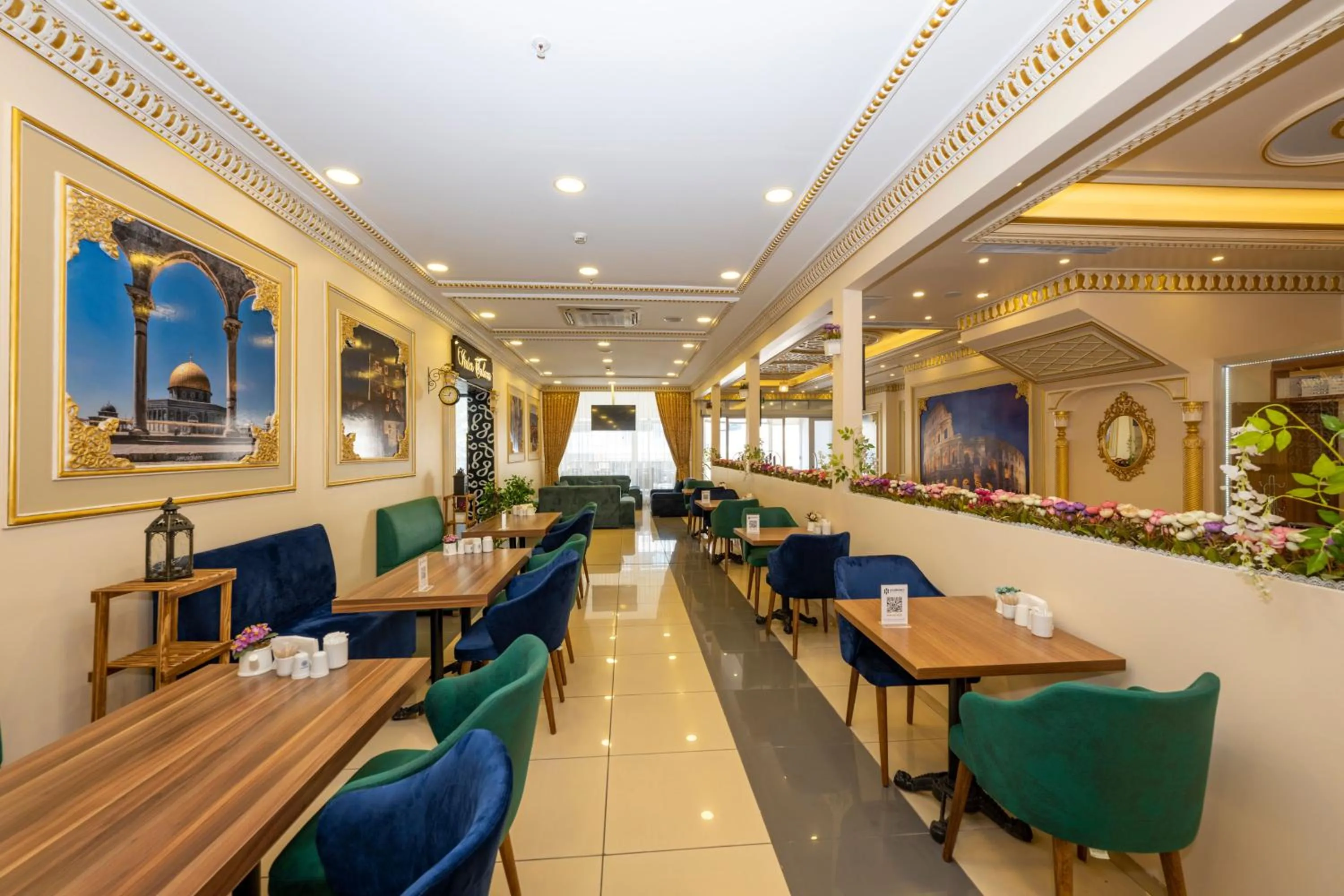 Lounge or bar, Restaurant/Places to Eat in Interstellar Hotel