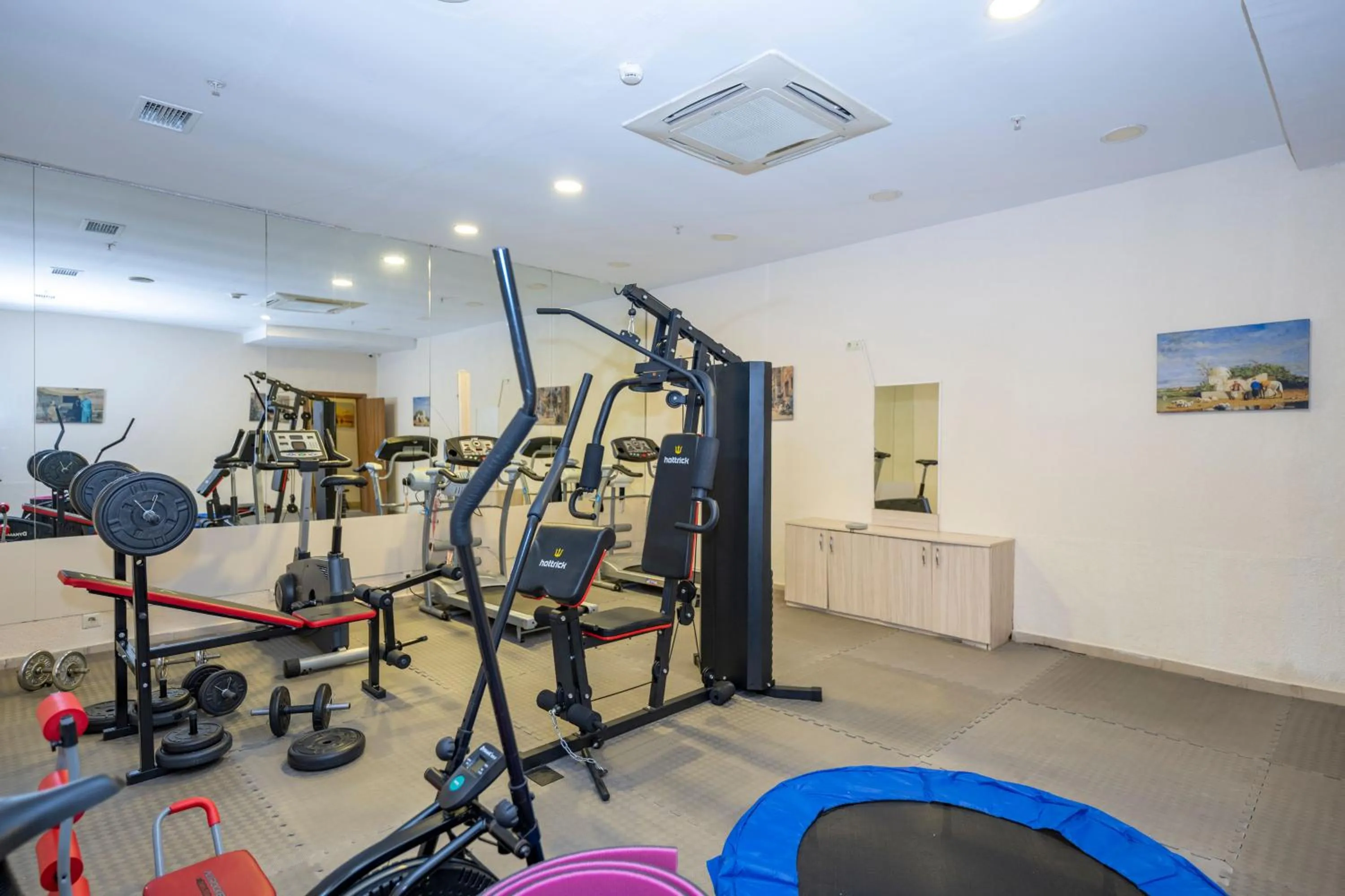 Fitness centre/facilities, Fitness Center/Facilities in Interstellar Hotel