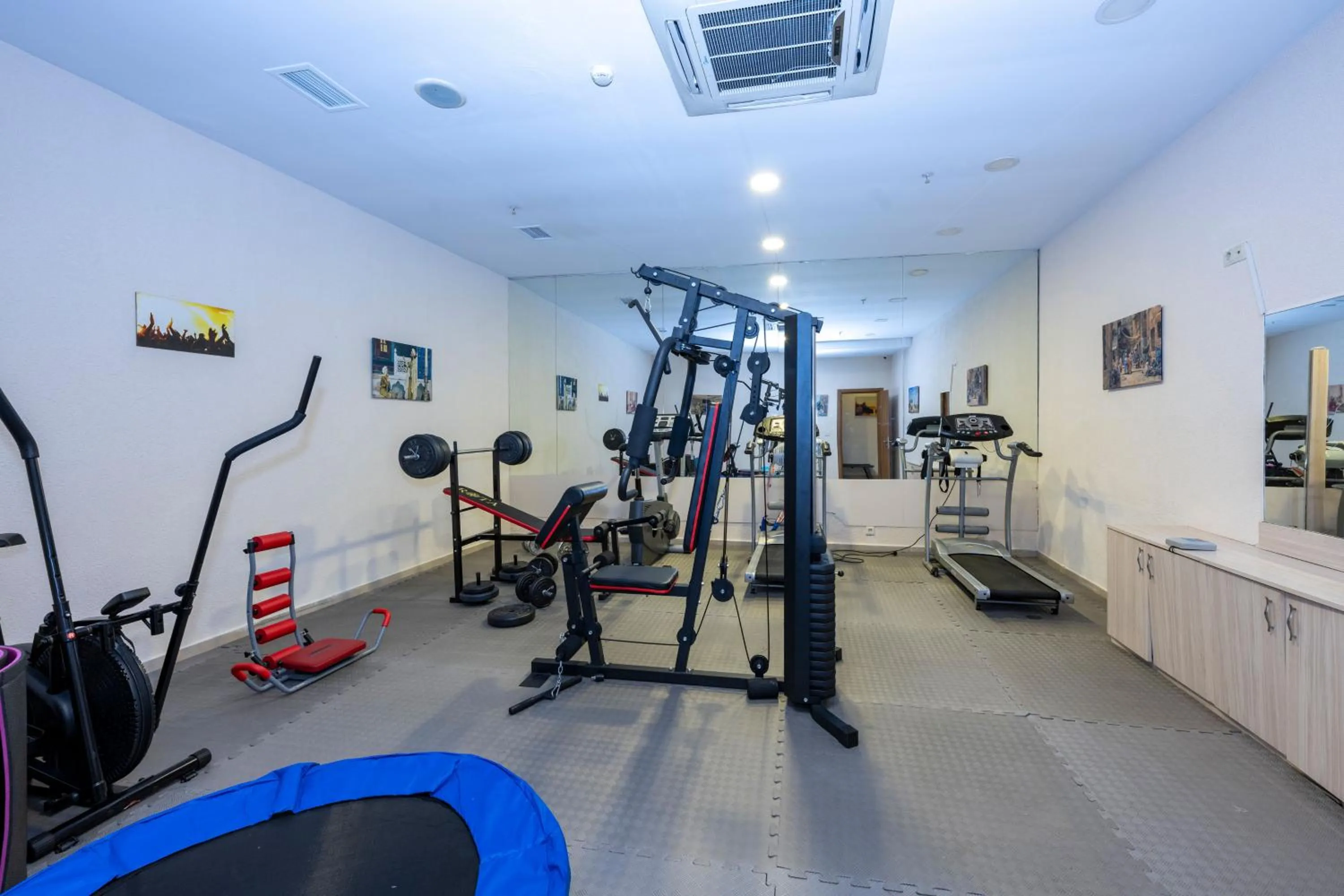 Fitness centre/facilities, Fitness Center/Facilities in Interstellar Hotel