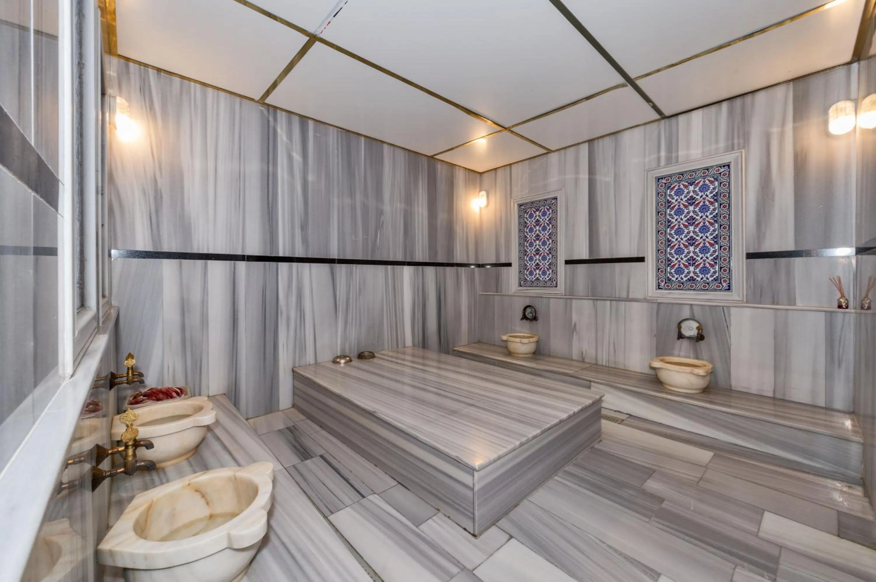 Spa and wellness centre/facilities in Interstellar Hotel